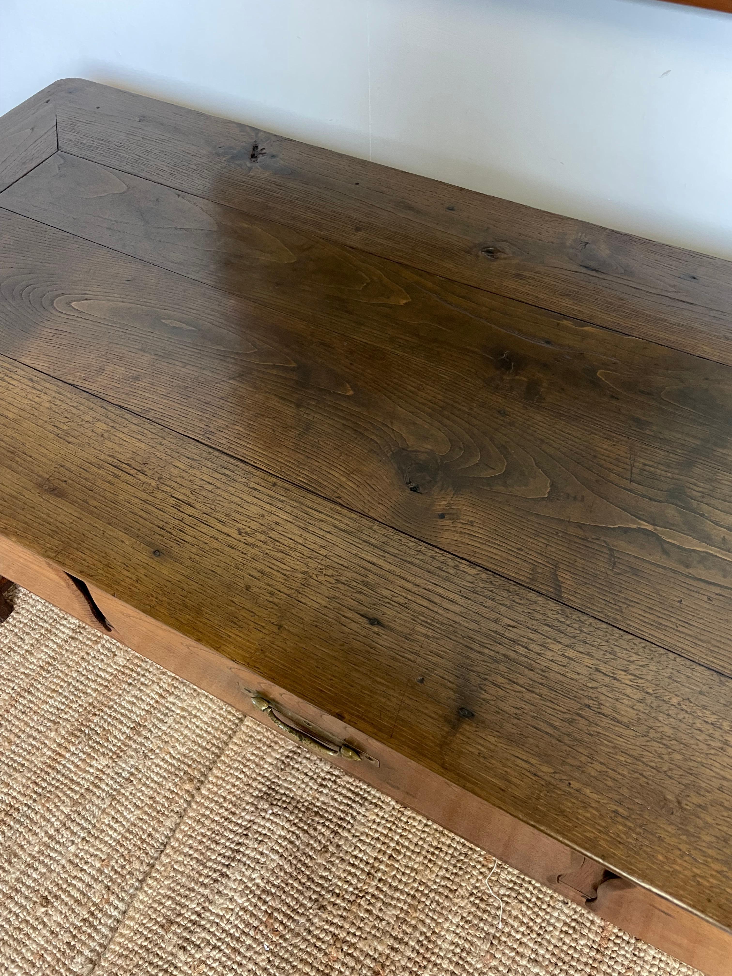 Base de commode / table de service en châtaignier en vente 6
