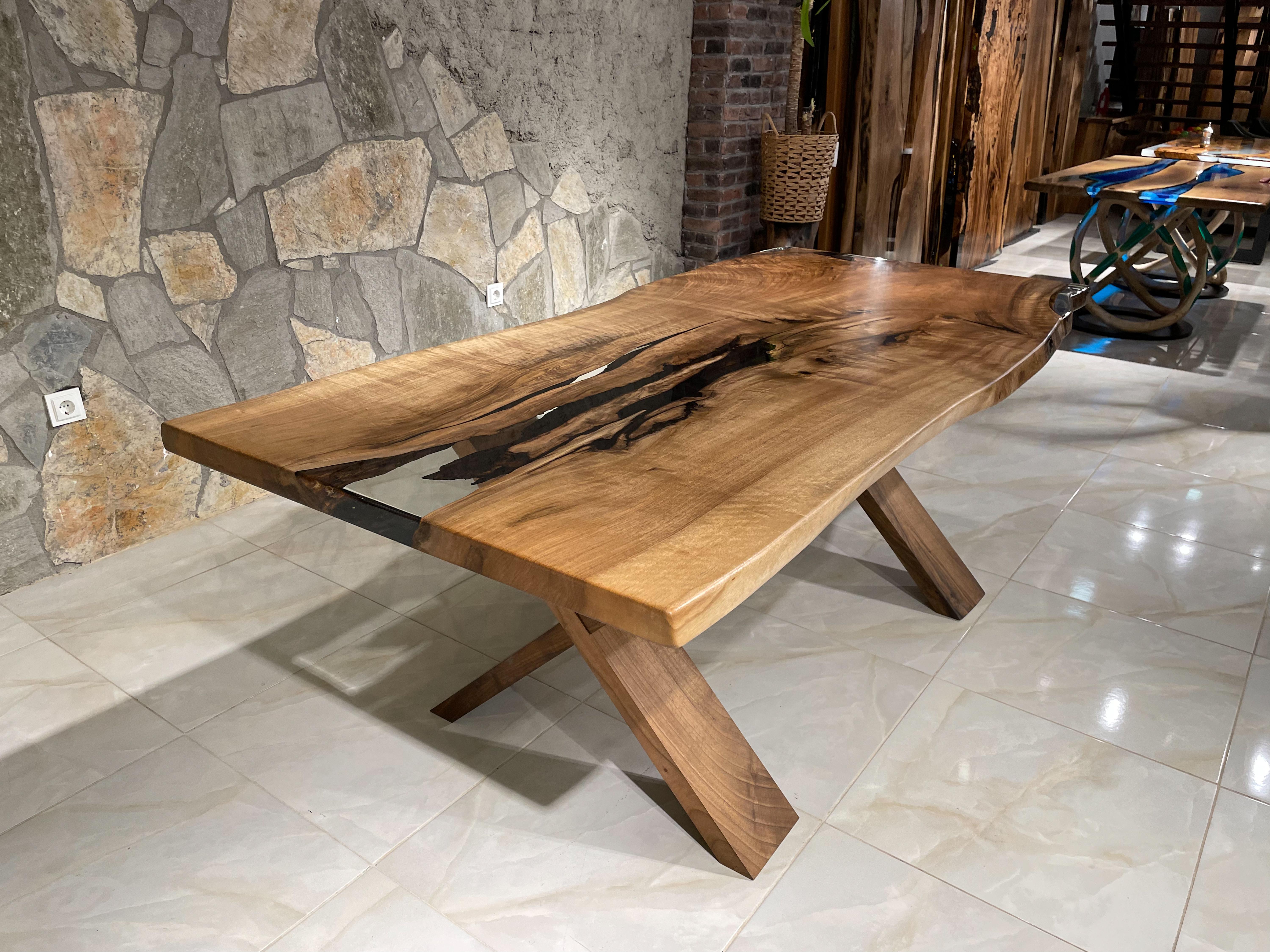 Résine époxy Table en bois en résine époxy châtaigne - Table de salle à manger pour 6 - Table en bois massif en vente