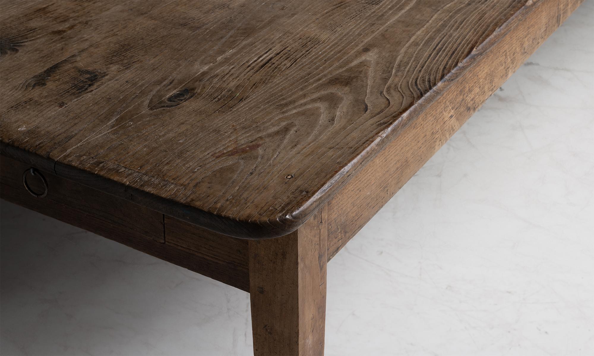 Chestnut Farmhouse Table, England circa 1820 For Sale 3