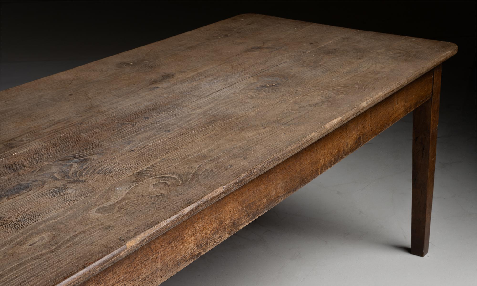 Chestnut Farmhouse Table, England circa 1820 For Sale 4