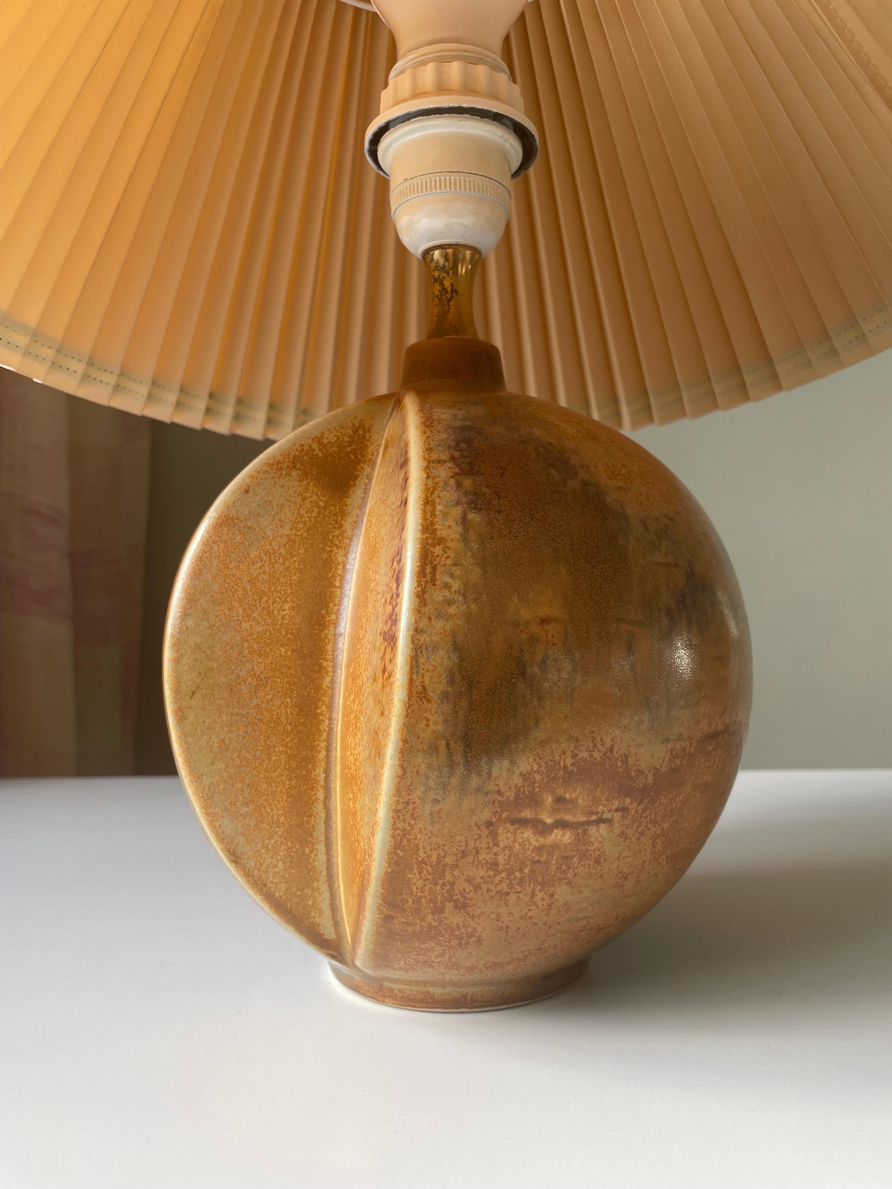 Mid-Century Modern Haico Nitzsche Sculptural Ceramic Table Lamp, Denmark, 1970s For Sale