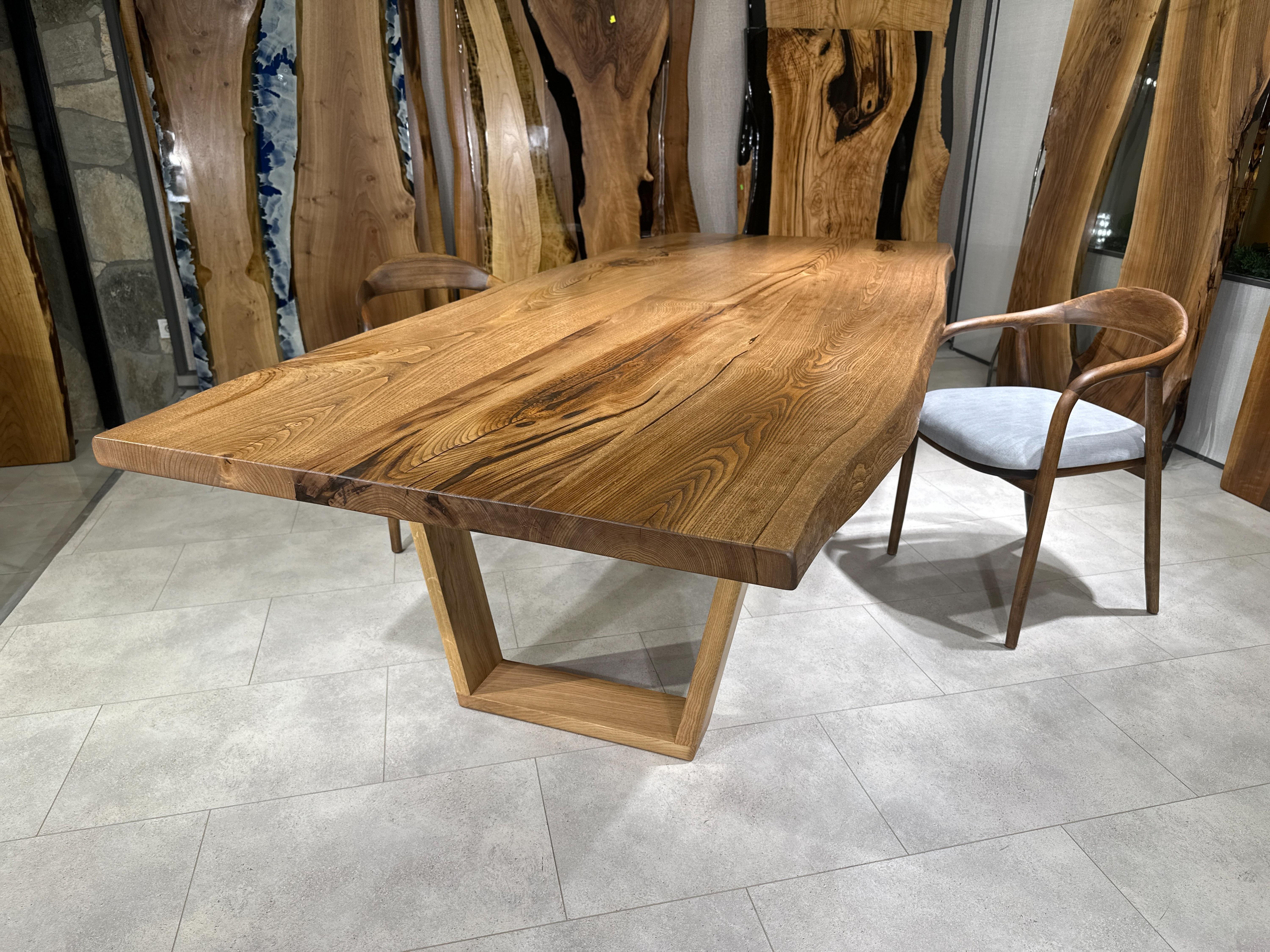 XXIe siècle et contemporain Chestnut Solid Wood Live Edge Custom Dining Kitchen Table (table de cuisine sur mesure) en vente