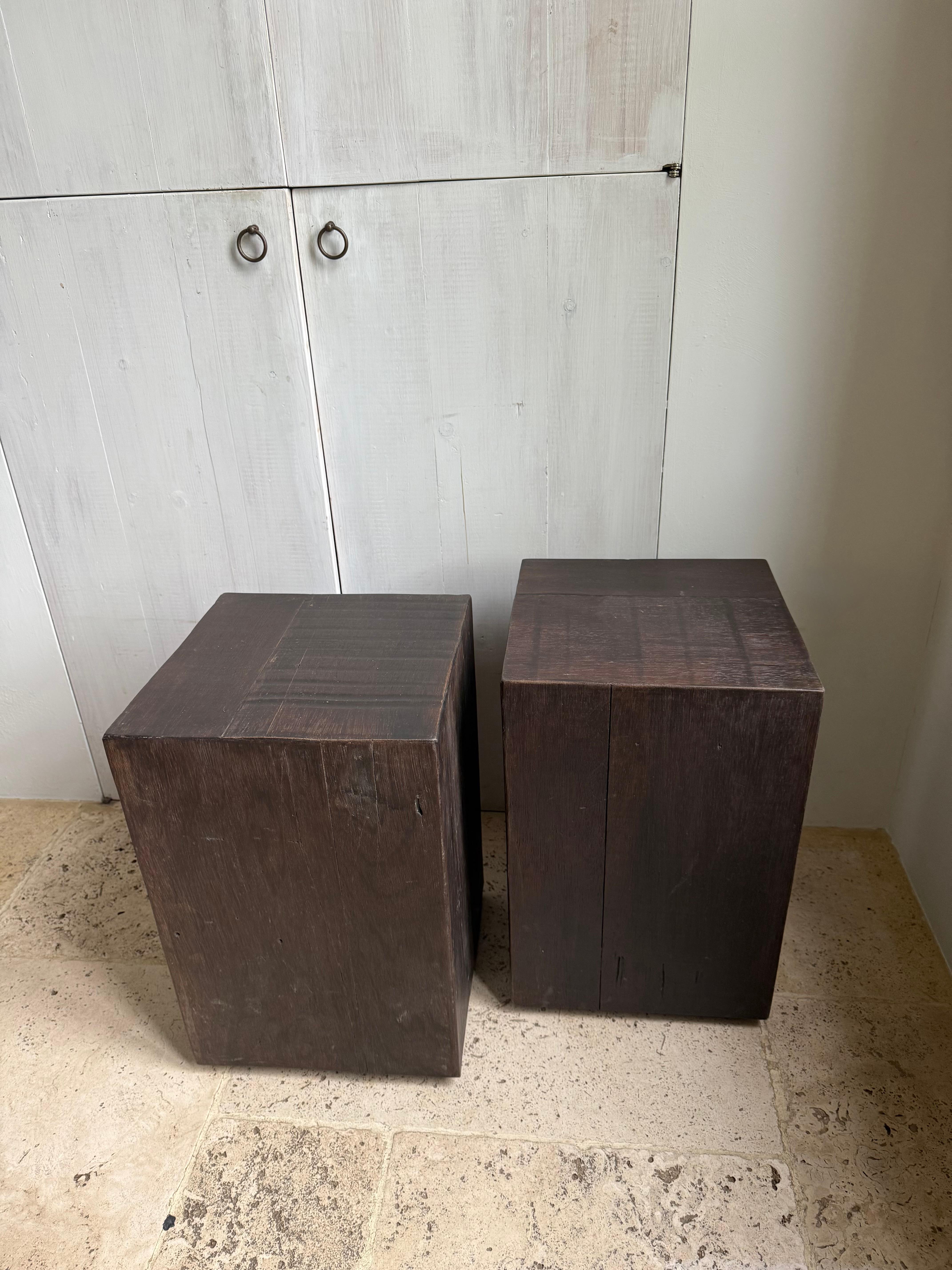XXIe siècle et contemporain Cubes en bois de châtaignier en vente