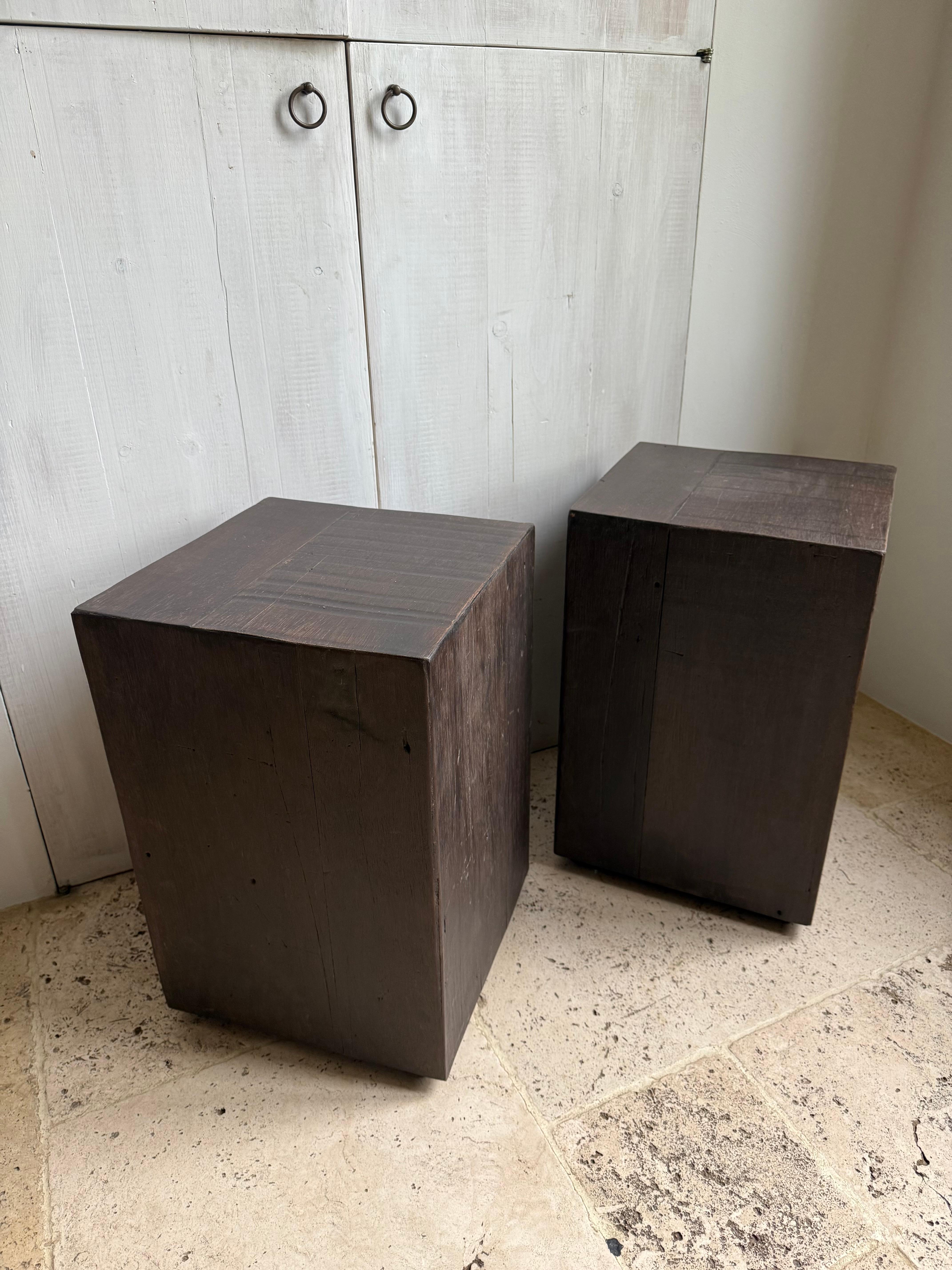 Cubes en bois de châtaignier en vente 1