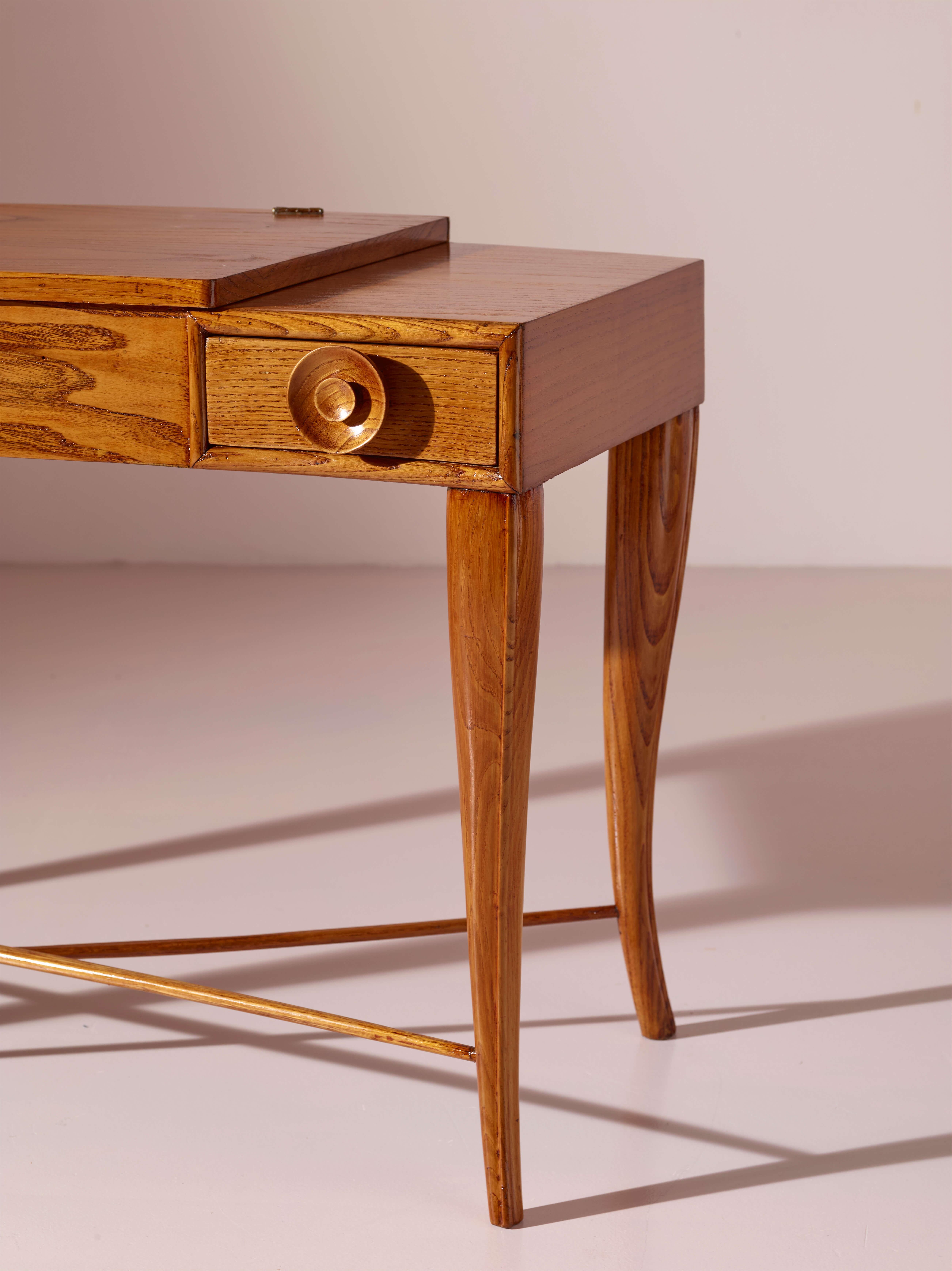 Schminktisch aus Kastanienholz, italienische Handwerkskunst, 1950er Jahre (Moderne der Mitte des Jahrhunderts) im Angebot