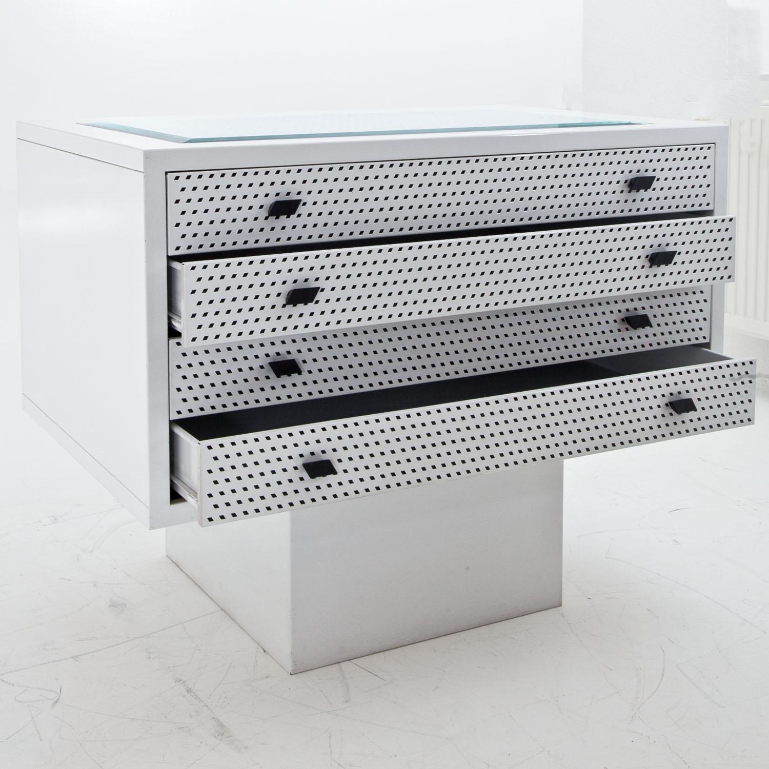 Chest of Drawers by Matteo Thun for Bieffeplast, Italy, 1985 In Excellent Condition In Greding, DE