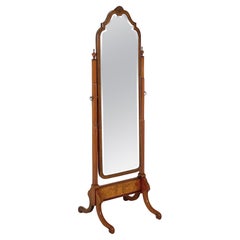 Miroir de cheval avec cadre en noyer dans le style Queen Anne d'Angleterre