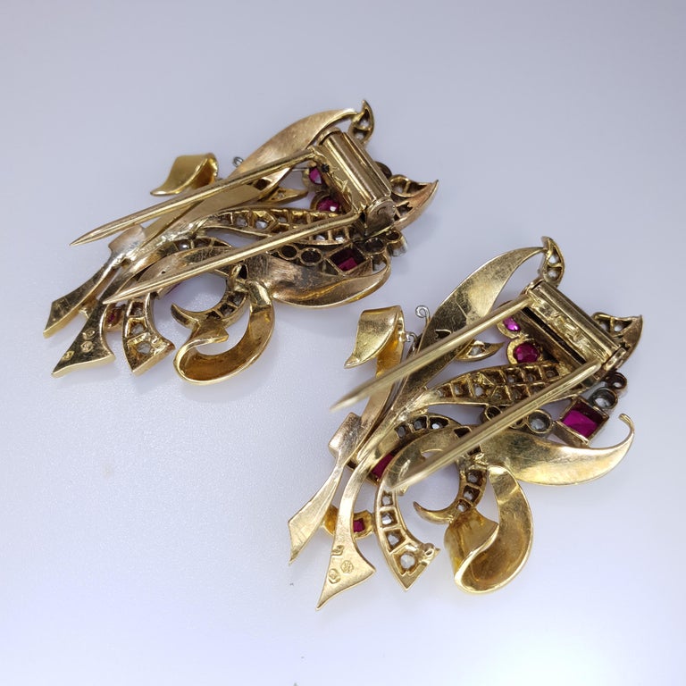 Women's or Men's Chevalier 18 Karat Rose Gold Ribbon Retro Double Clip Flower Brooch For Sale