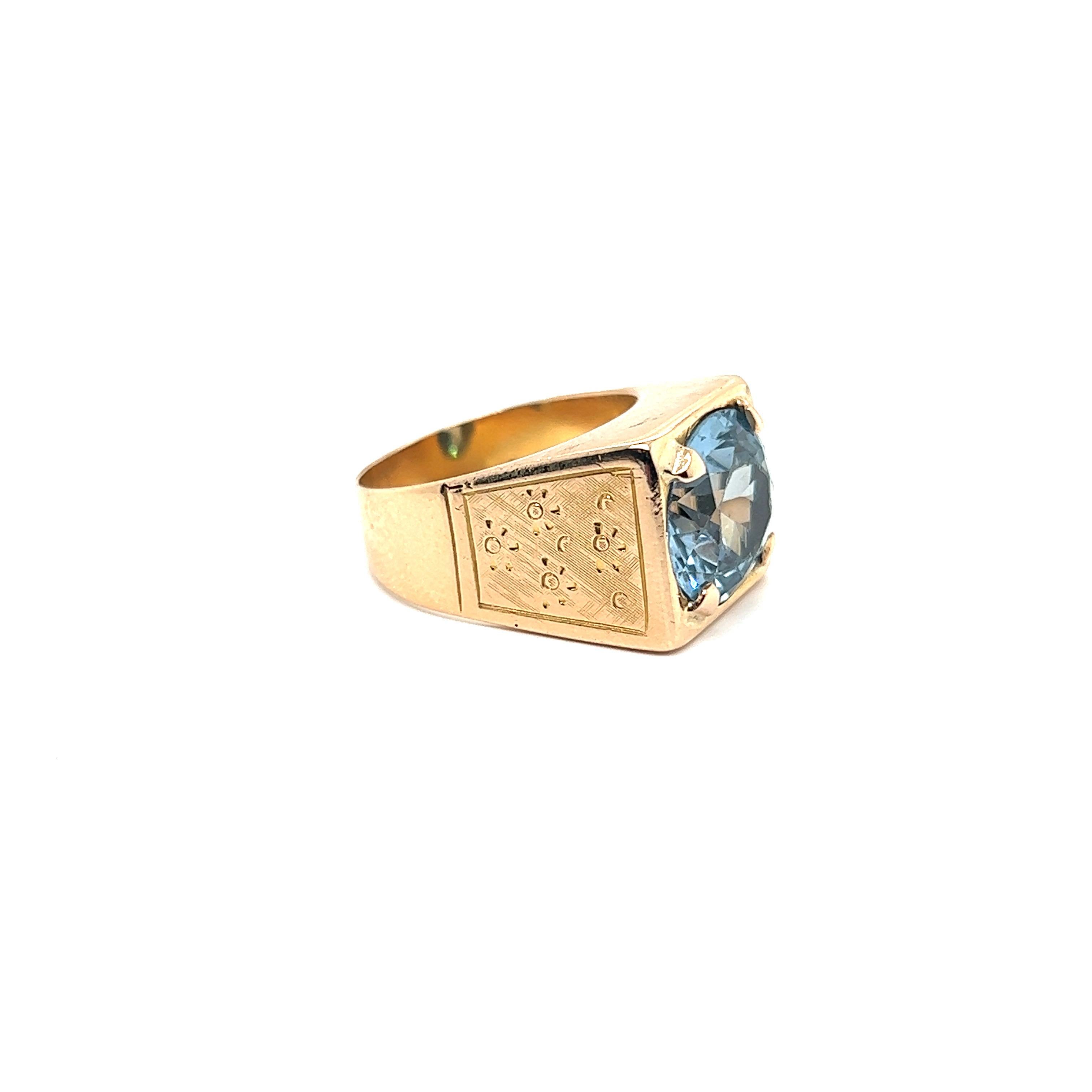 Chevalière French Style Aquamarine Yellow Gold Solid 18 Carat For Sale 1