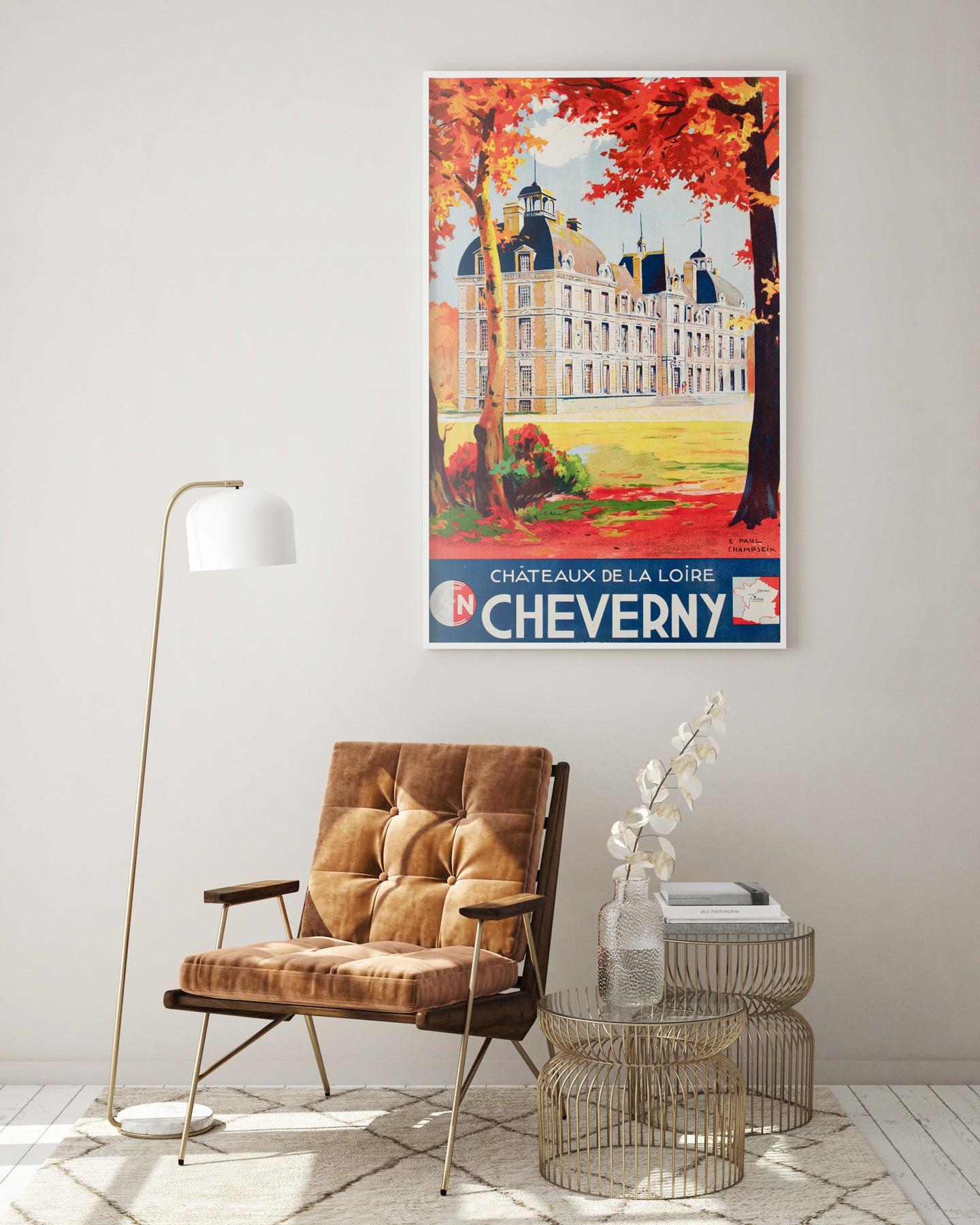 Dieses schöne SNCF-Reiseplakat für Cheverny aus dem Jahr 1937, das von dem bekannten Künstler E. Paul Champseix gestaltet wurde, zeigt das Château de Cheverny, ein klassisches Bauwerk aus dem 17. Jahrhundert im Loire-Tal in Frankreich. Das Kunstwerk