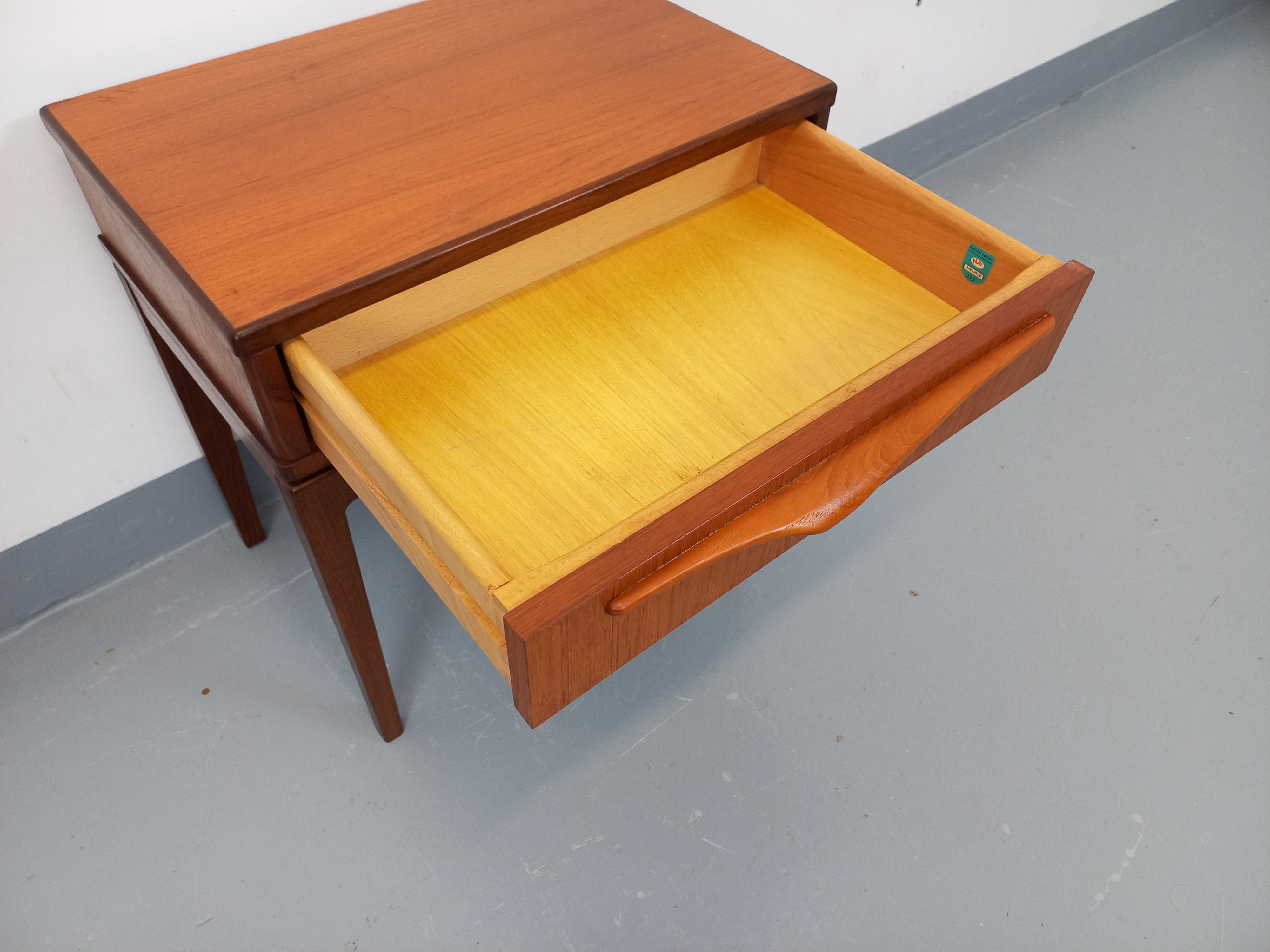 Scandinave moderne Chevet scandinave vintage en teck des années 60 en vente