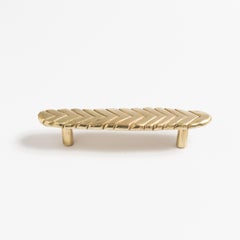 Chevron 3 pull handle