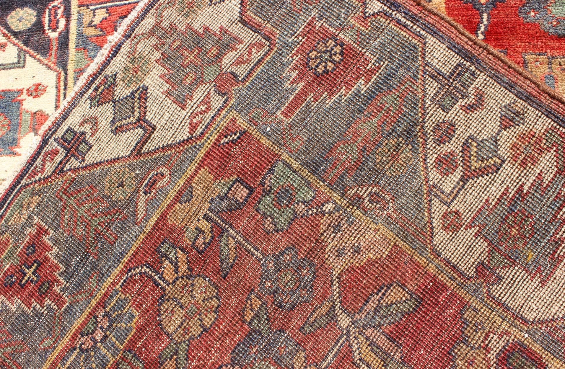 Chevron Border Vintage Persian Läufer  4'1 x 13'10 im Angebot 2