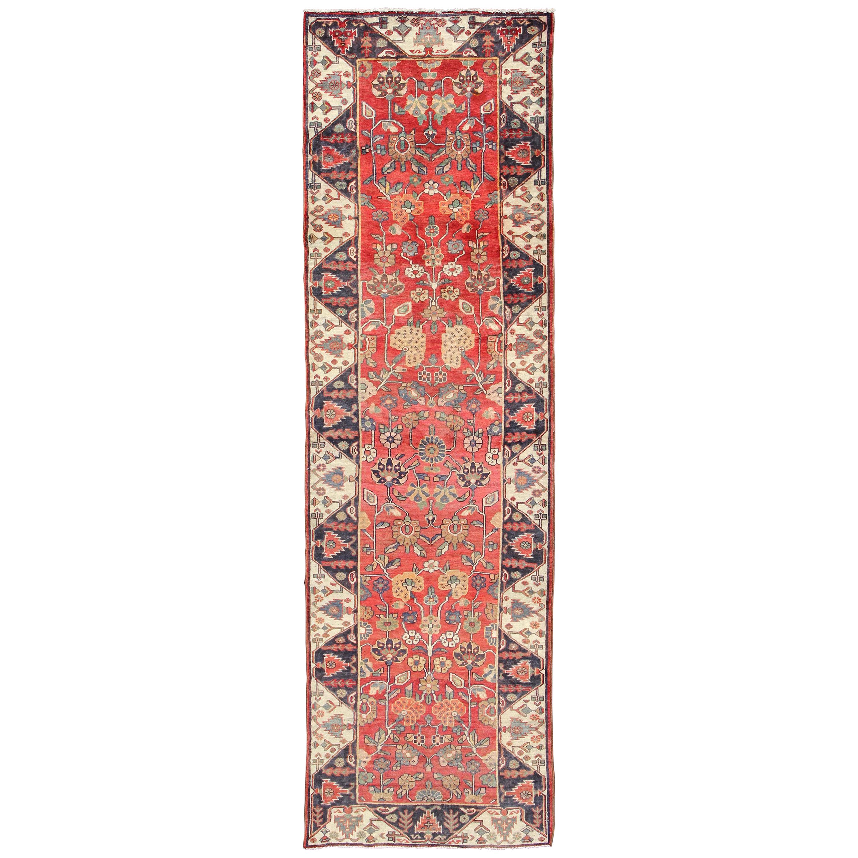 Chevron Border Vintage Persian Läufer  4'1 x 13'10