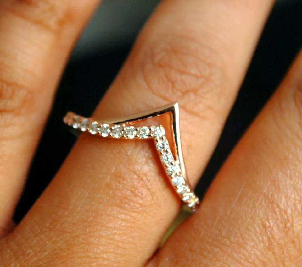 Chevron Diamond 14k Gold Stack Ring Double V Band In New Condition For Sale In Chicago, IL