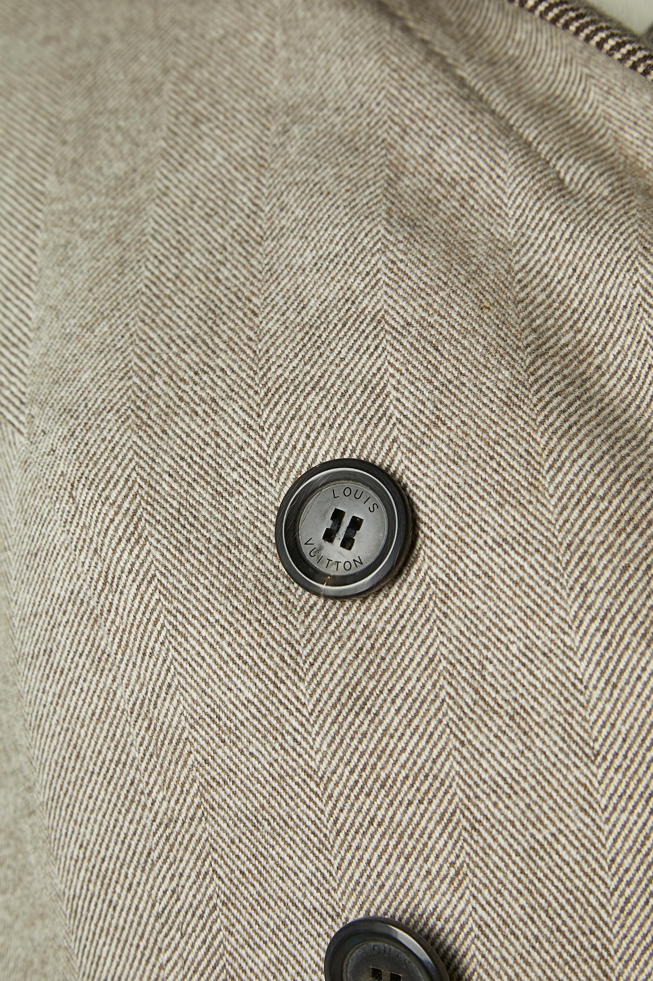 Combinaison jupe à double boutonnage chevron avec poches à volants Louis Vuitton  en vente 2