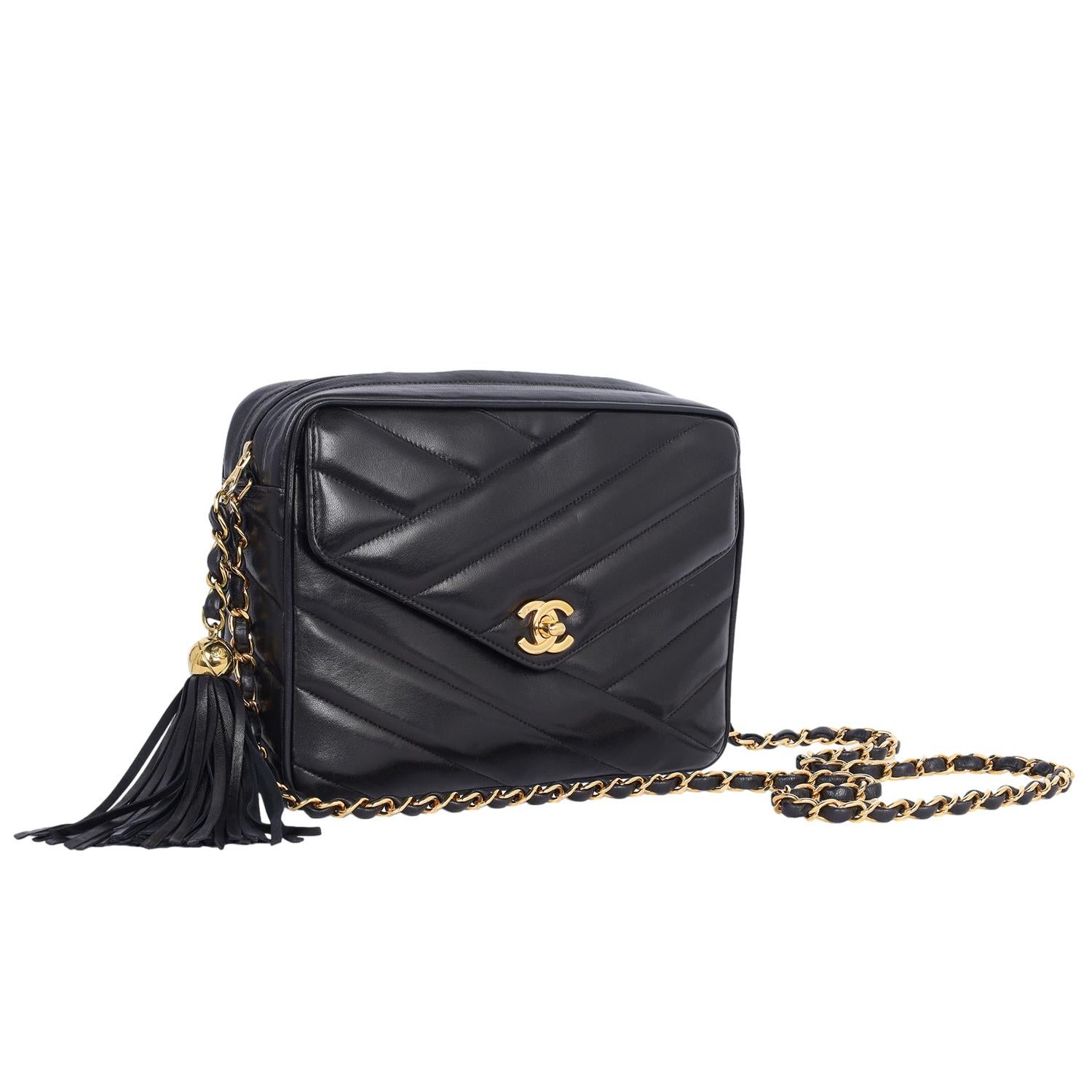 Chevron Lambskin Envelope Pocket Camera Bag Medium Black 4