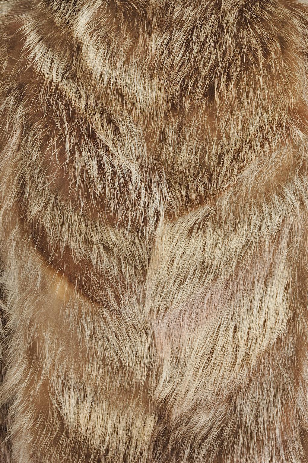 Women's Chevron Pelt 3/4 Length Collegiate Raccoon Fur Homecoming Stadium Coat– S, 1970s For Sale