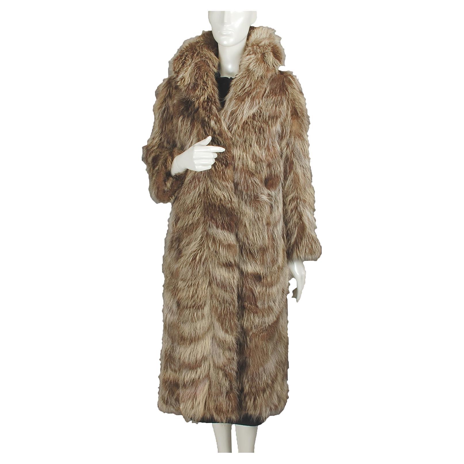 Chevron Pelt 3/4 Length Collegiate Raccoon Fur Homecoming Stadium Coat– S, 1970s For Sale