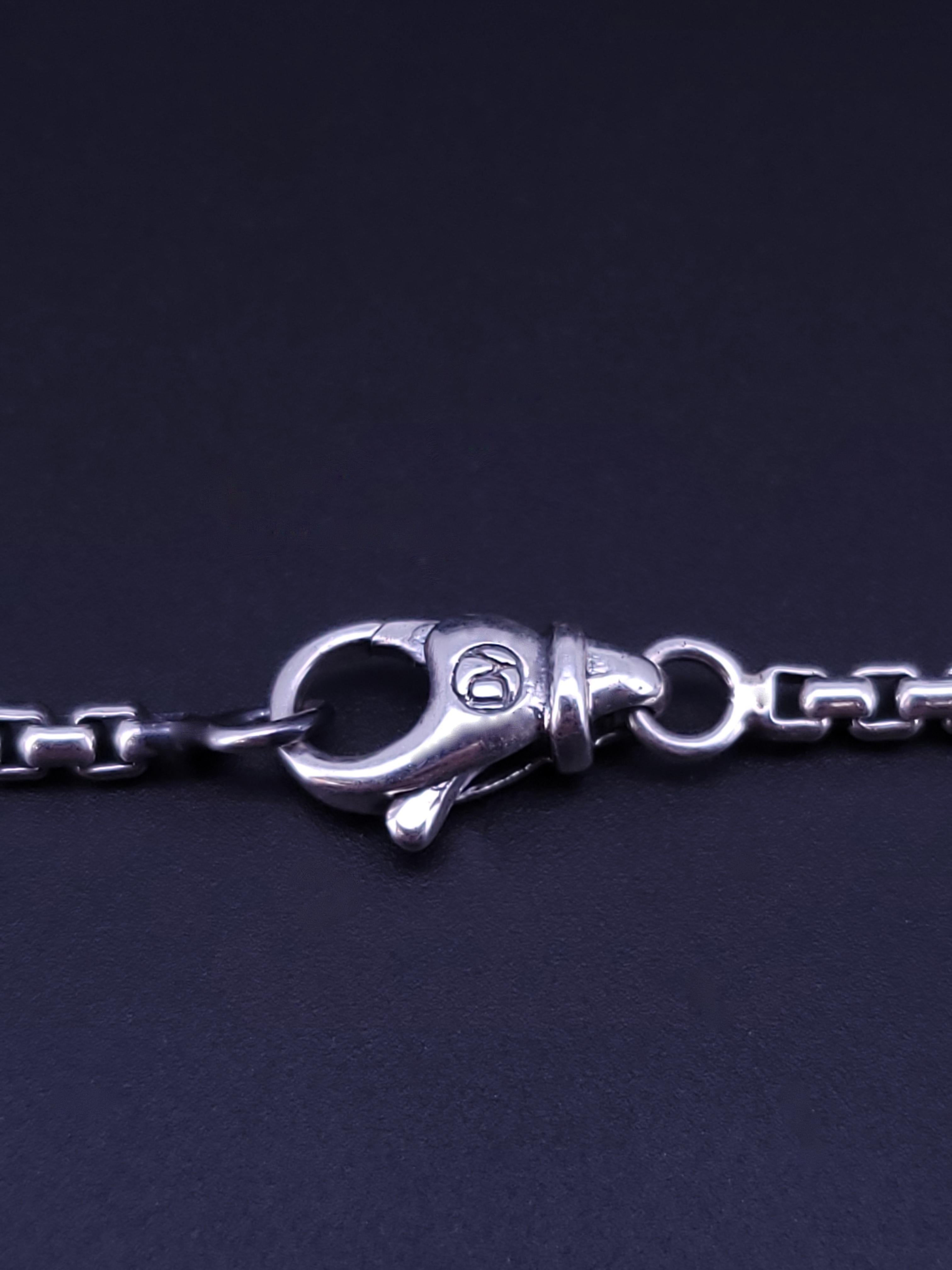 Targhetta Chevron in argento 925 con  Zaffiro blu A. Stone in vendita 1