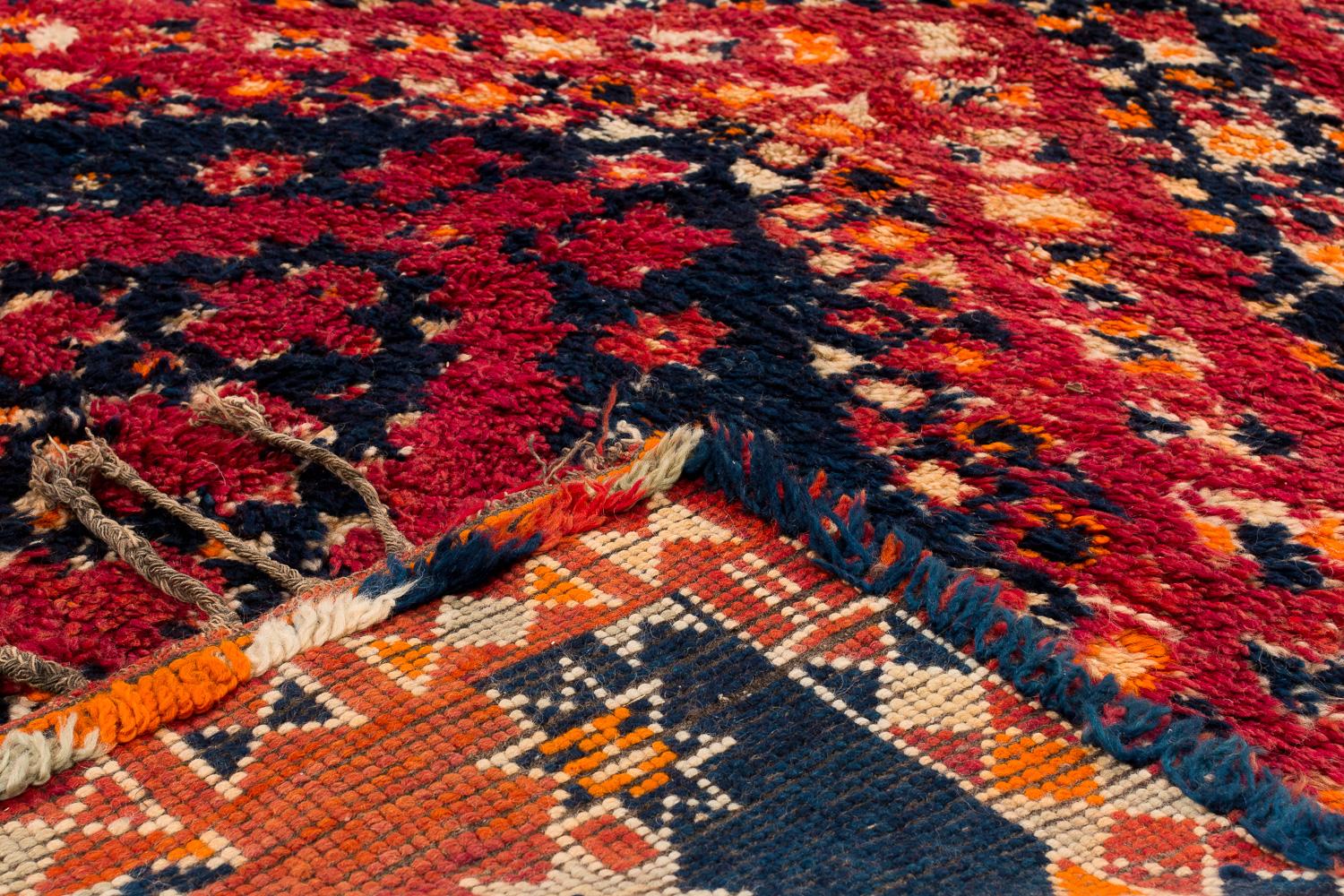 Antiquités Beni Mguild Marocain Laine Shag Midcentury Vintage Chevron Area Rug Excellent état - En vente à New York, NY