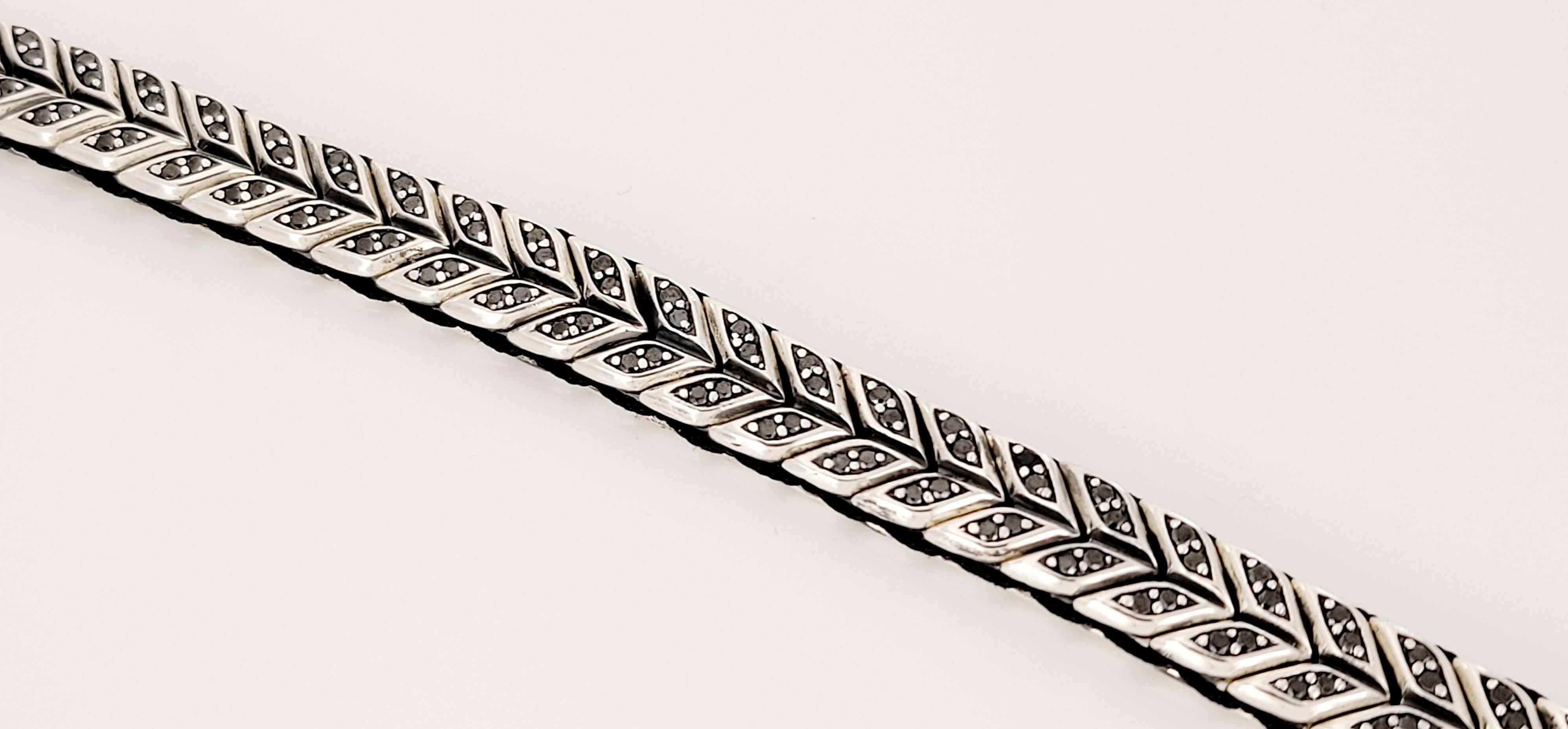 Round Cut Chevron Woven Bracelet with black diamonds 7.5'' Long For Sale