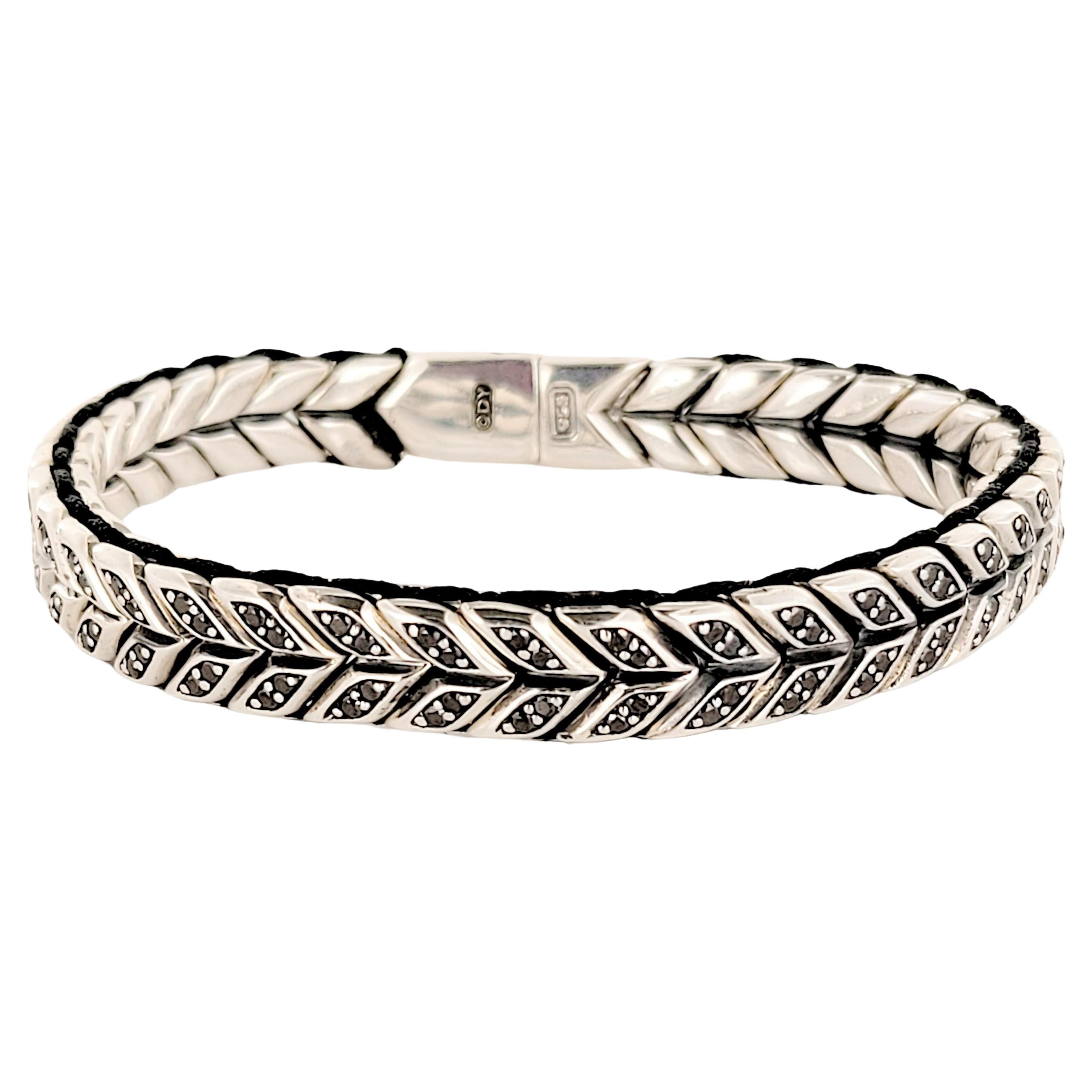 Chevron Gewebtes Armband mit schwarzen Diamanten 7,5'' lang im Angebot