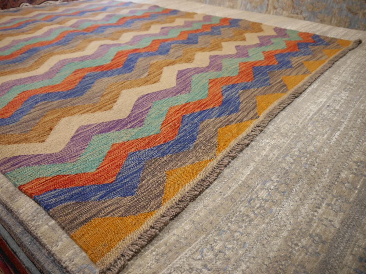 Kilim Rug Chevron Zig Zag Design with natural organic dyed wool flat hand-woven For Sale 4