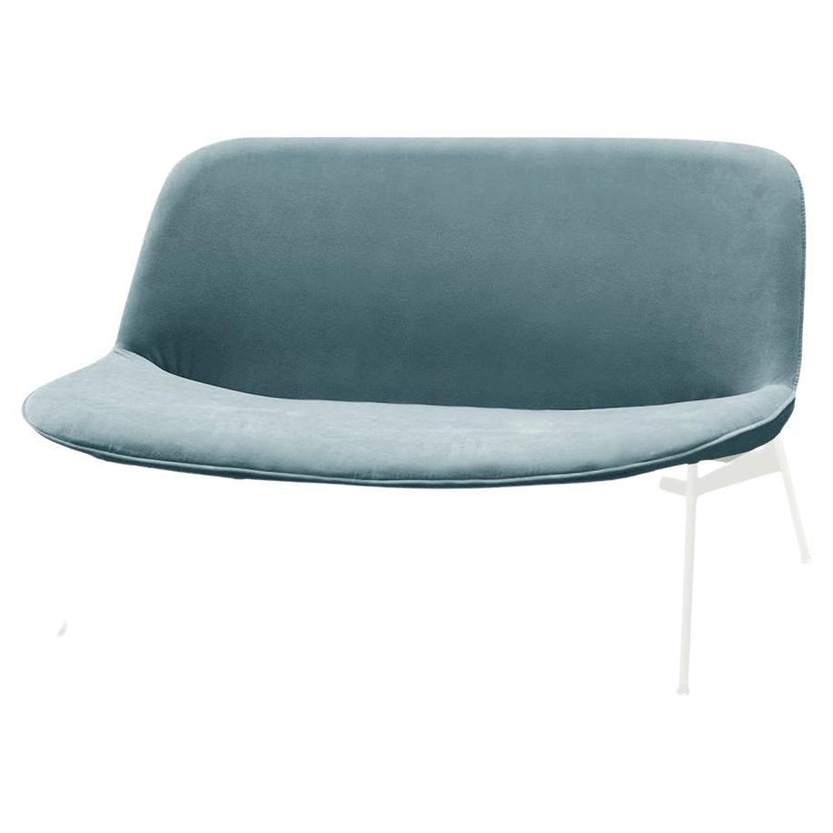 The Chiado sofa stools is comfortable stools with inviting curves and a comfortable soft seating. The Soda has a fully upholstered backrest and elegant metal legs. The Chiado sofa is available in a number of different materials, finishes and
