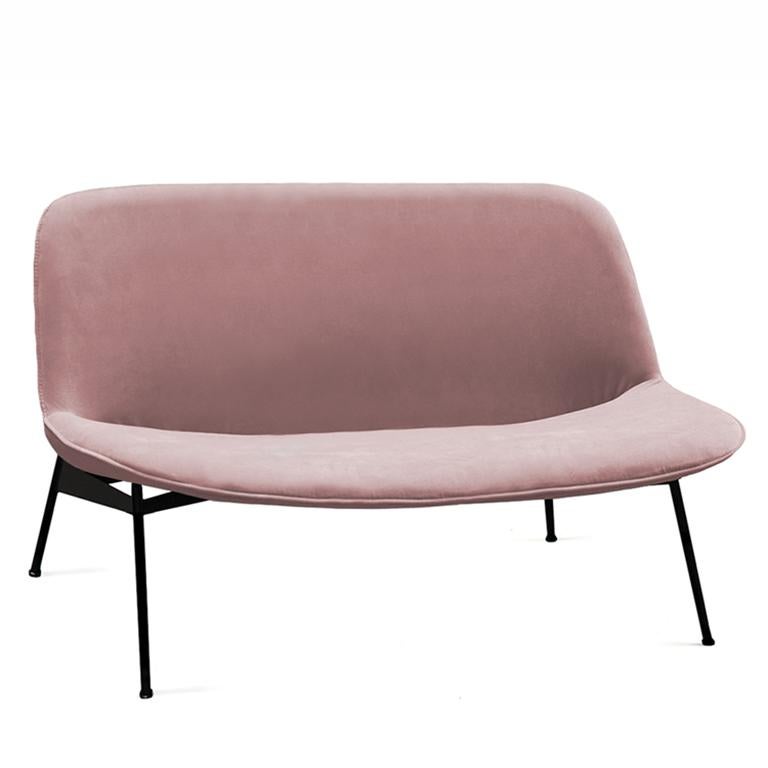 The Chiado Sofa Stools is comfortable stools with inviting curves and a comfortable soft seating. The Soda has a fully upholstered backrest and elegant metal legs. The Chiado sofa is available in a number of different materials, finishes and