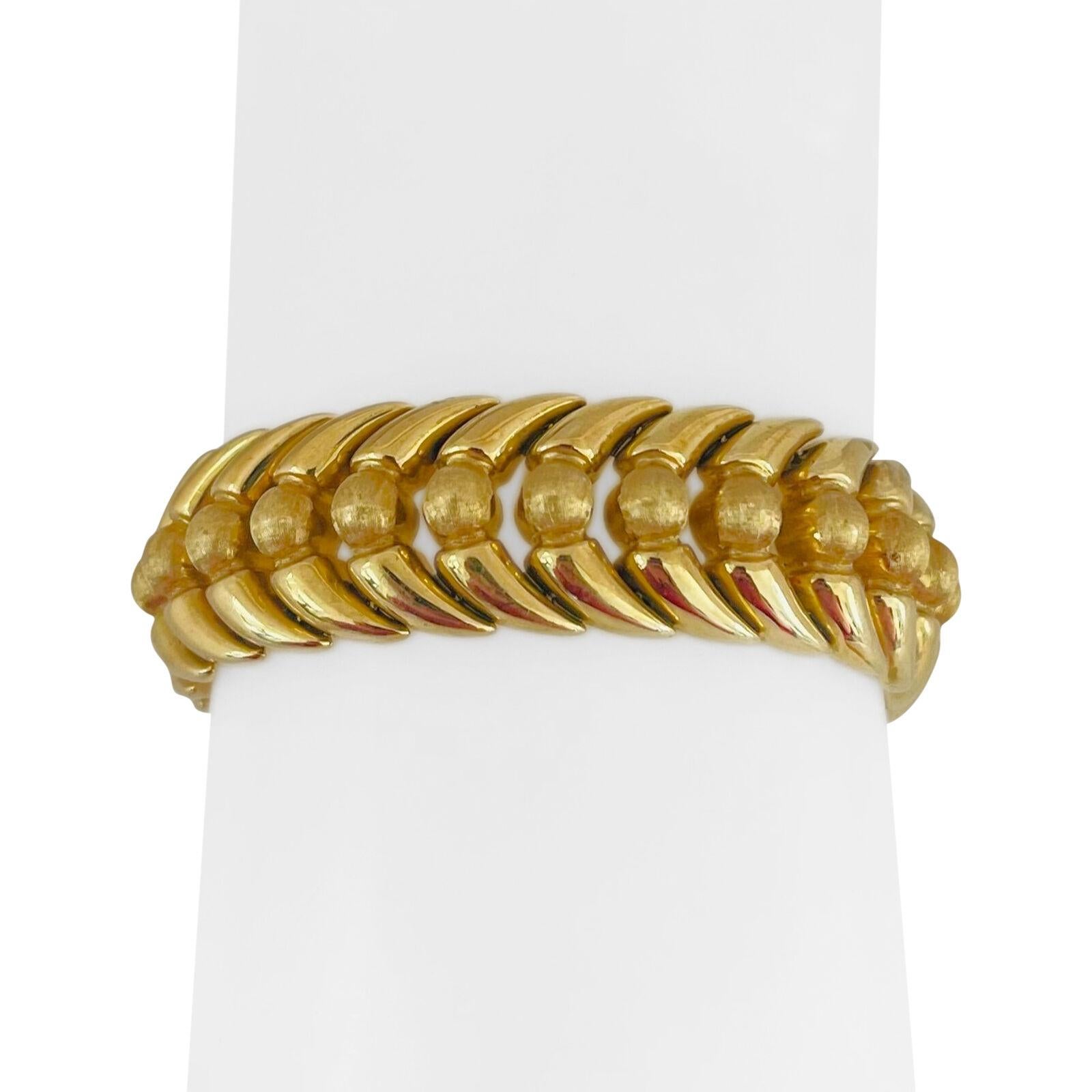 Chiampesan 18 Karat Yellow Gold Fancy Link Cabochon Ruby Bracelet Italy For Sale 4