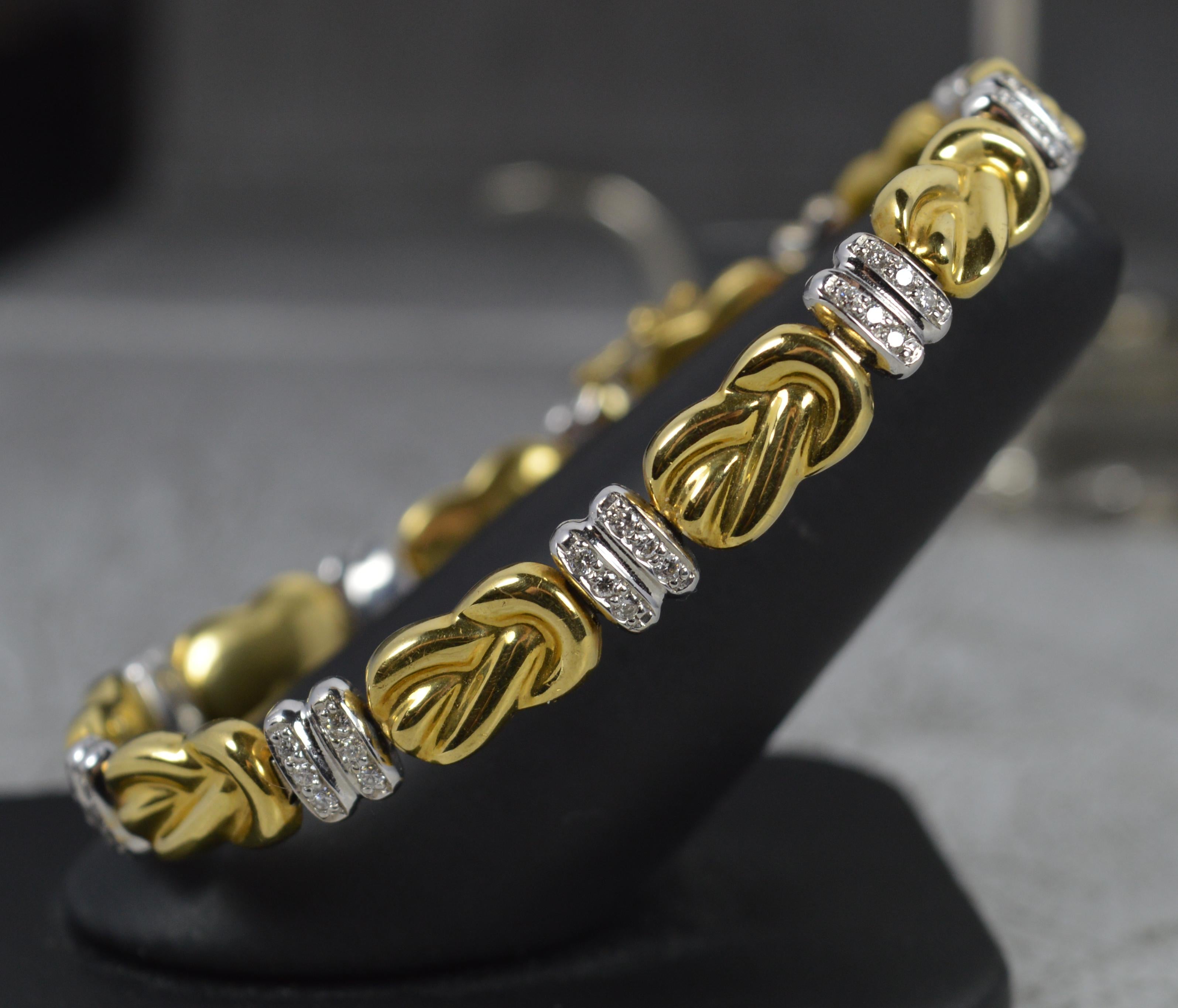 Contemporary Chiampesan Designer 18 Carat Gold and Diamond Necklace Bracelet Earrings Suite