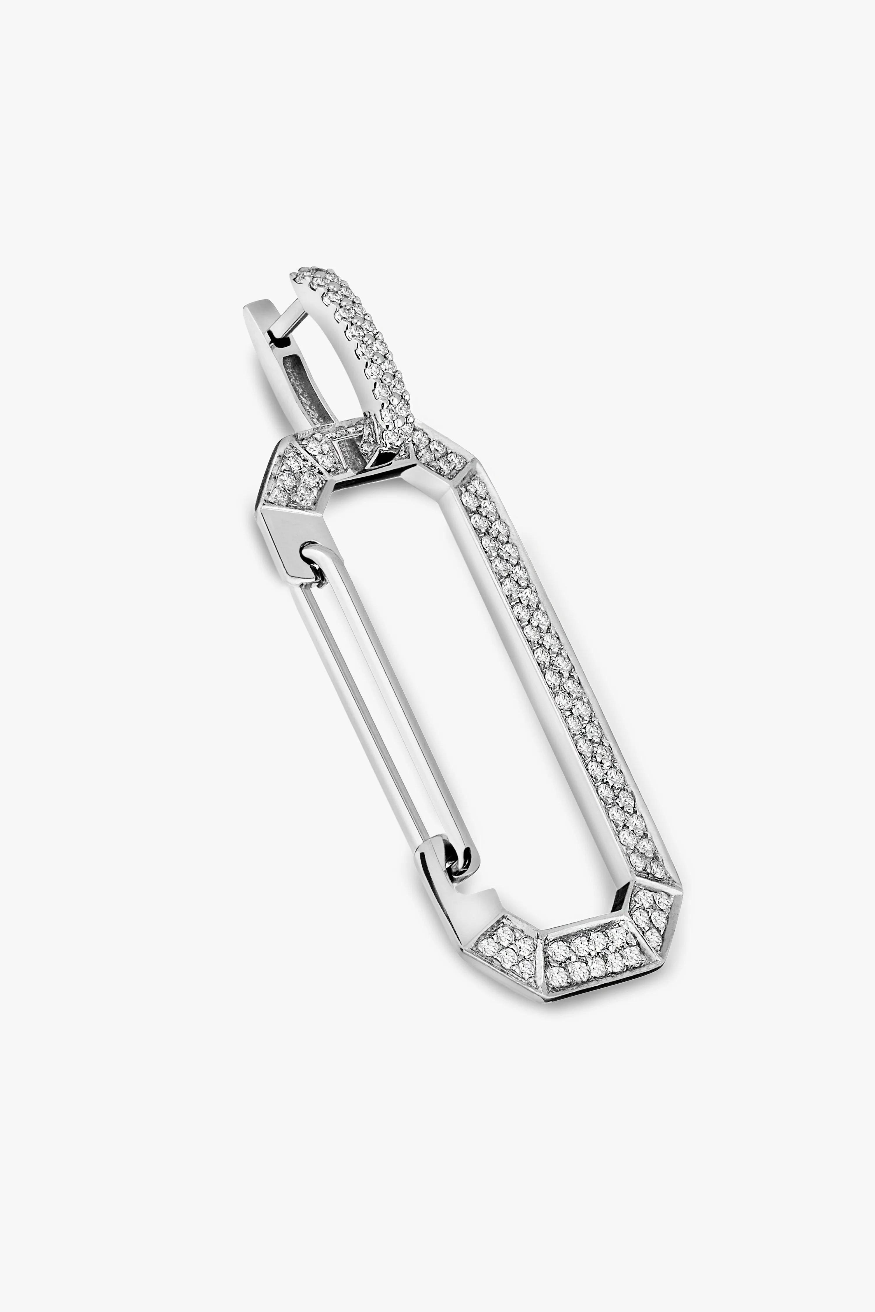 Moderne Boucle d'oreille Chiara Gros pavé en or blanc en vente