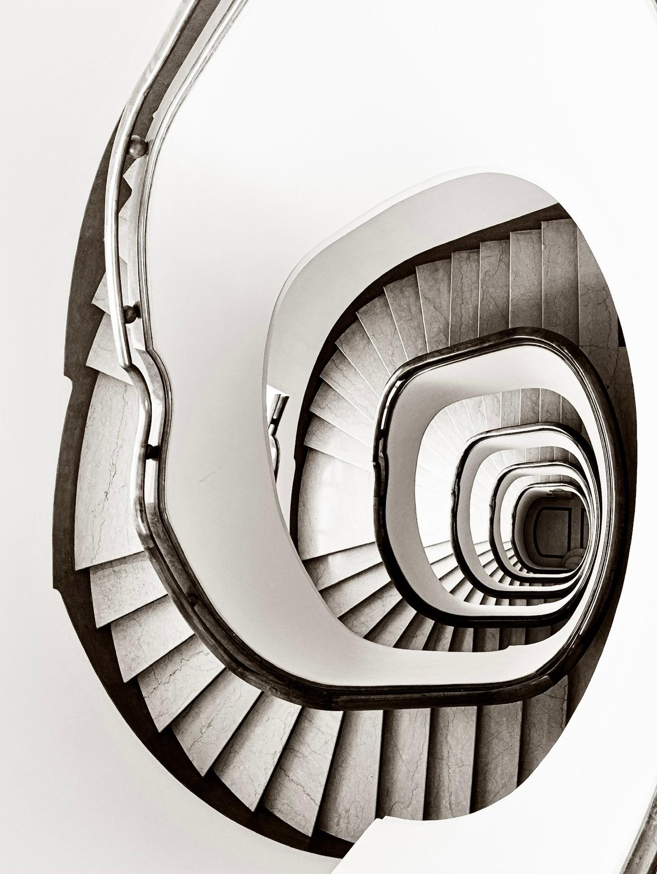 Chiara Ferrando Figurative Photograph - Vertiges I - Turin - Italy