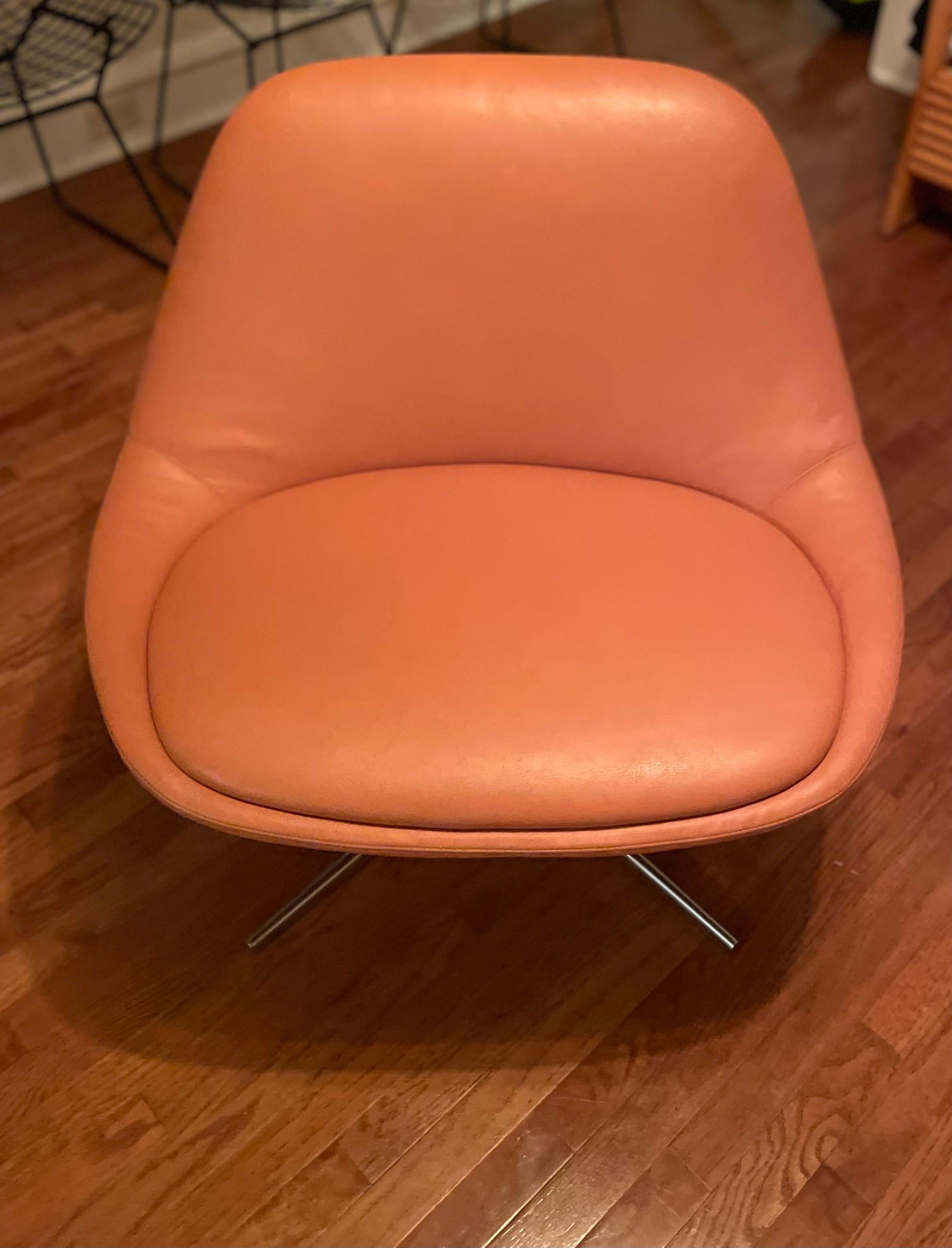 Mid-Century Modern Chiara Lounge Chair by Noé Duchaufour-Lawrance for Bernhardt Design, Model 4755 For Sale