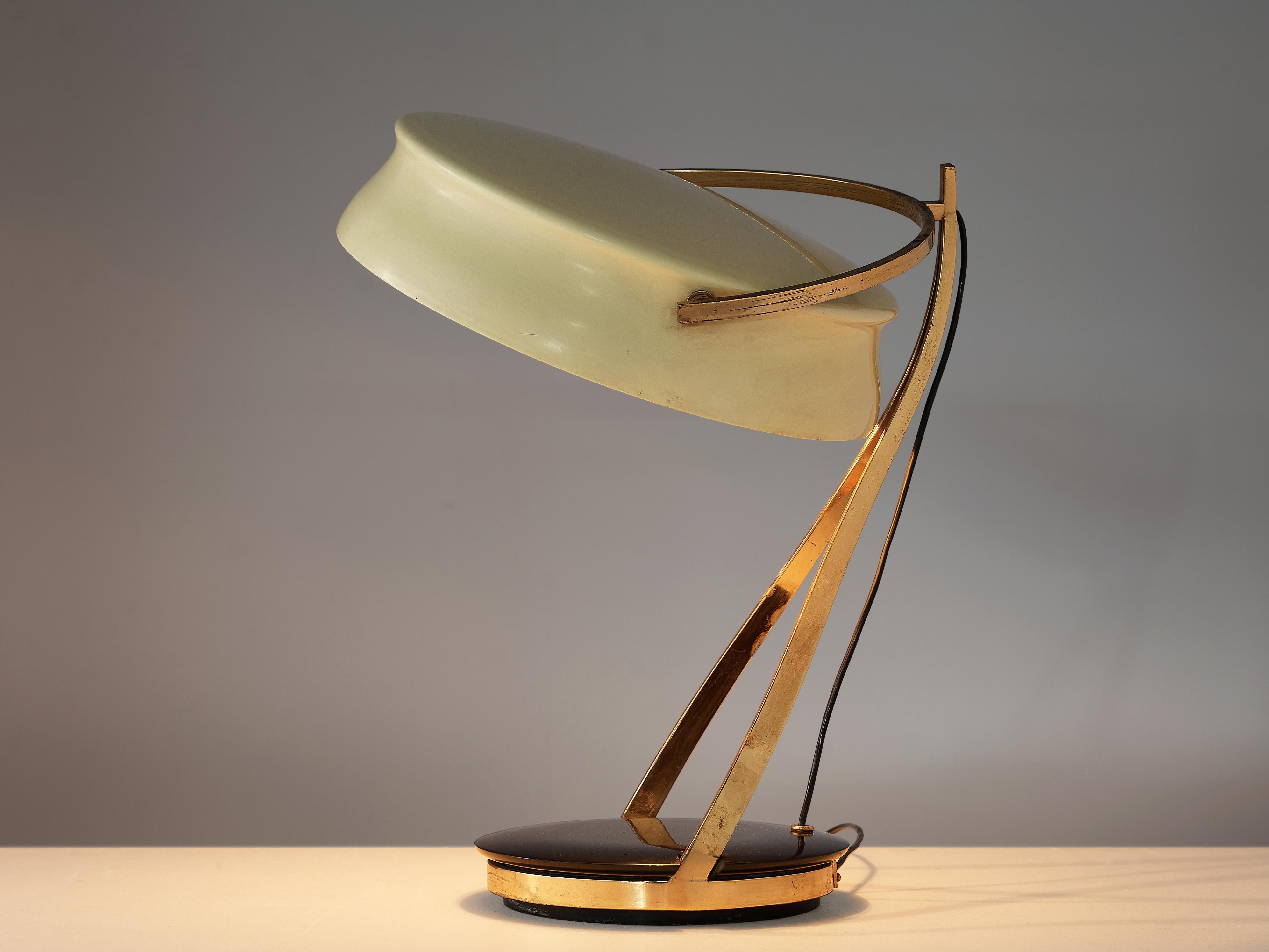 Chiarini Milano, table lamp ‘Commander, brass, metal, stone, Italy, 1950s

Admirable table lamp by Chiarini Milano from the 1950s. The uniquely designed lamp shows dynamic lines, especially in the stem. From a round base in black stone and brass