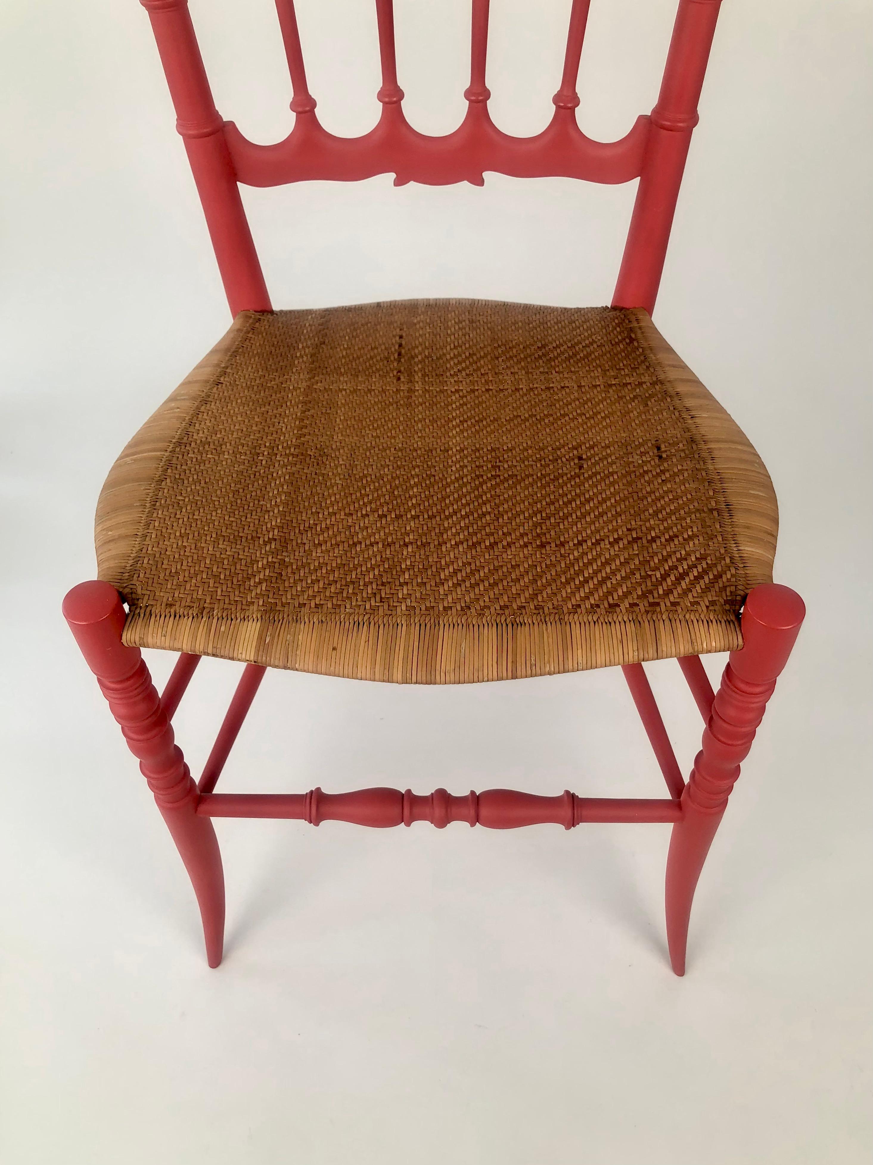 Chaise Chiavari réalisée par Ditta Levaggi Rinaldo, peinte en rouge tomate mat, Italie en vente 2