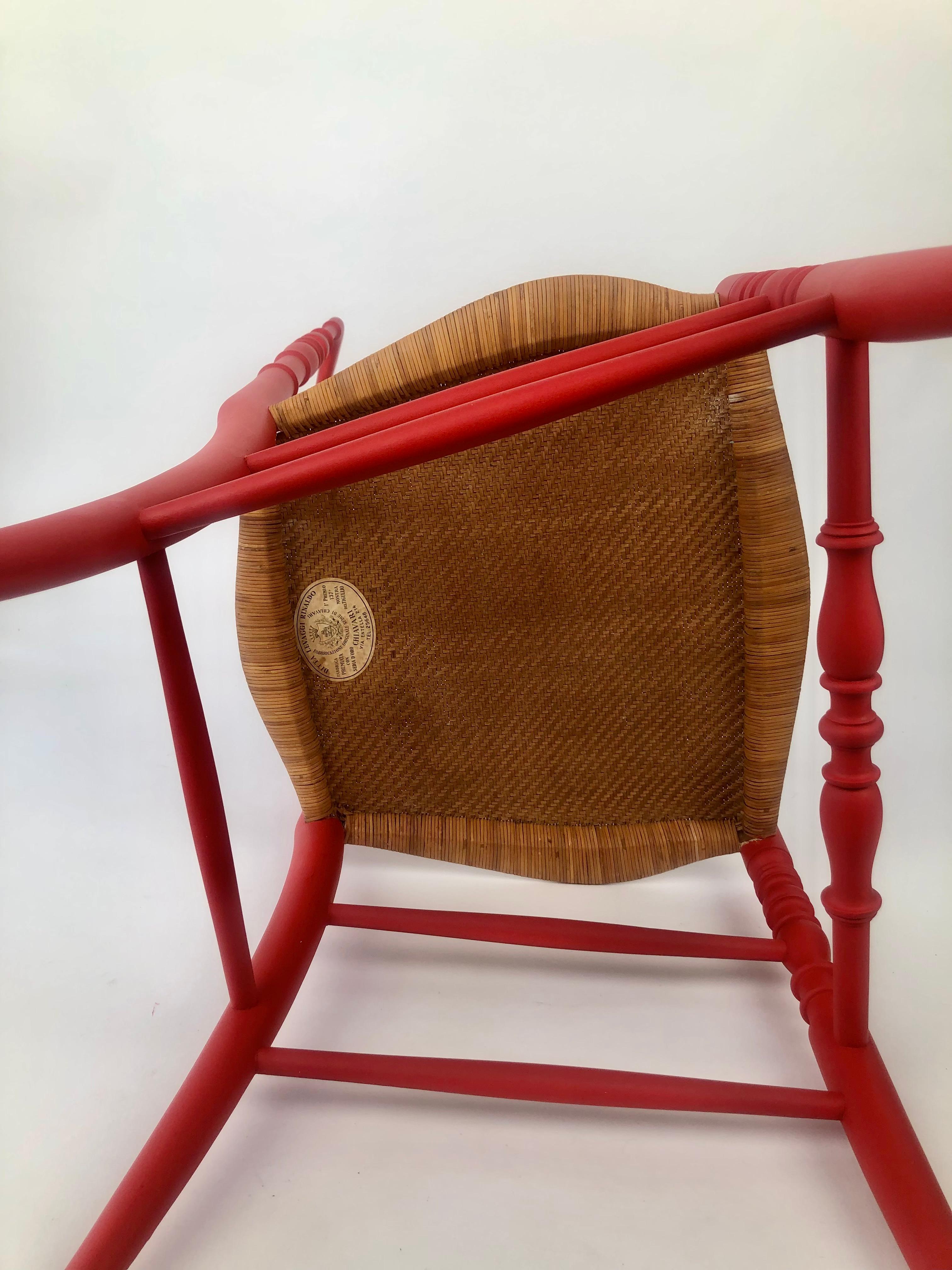 Chaise Chiavari réalisée par Ditta Levaggi Rinaldo, peinte en rouge tomate mat, Italie en vente 3
