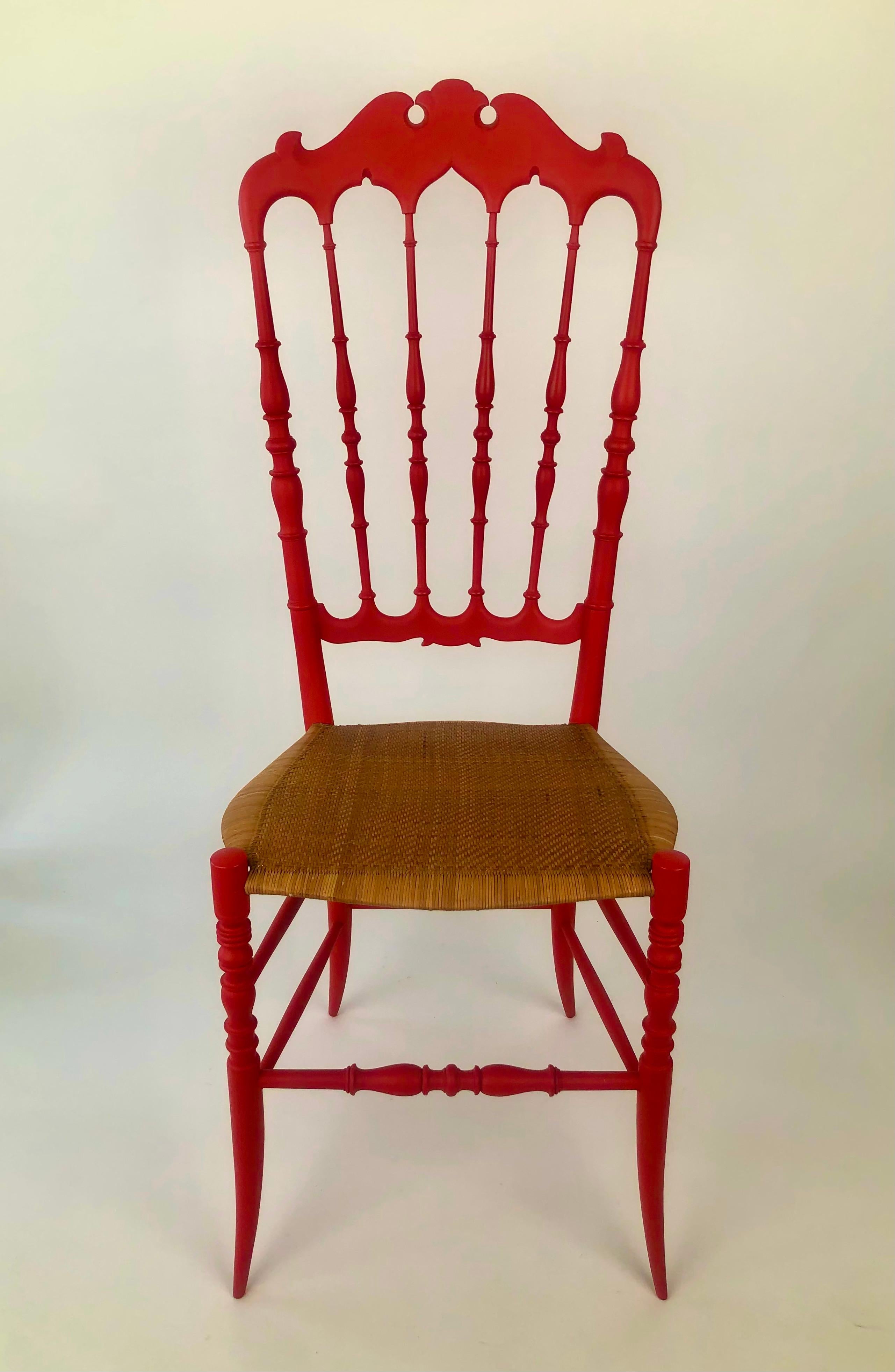 Chaise Chiavari réalisée par Ditta Levaggi Rinaldo, peinte en rouge tomate mat, Italie en vente 1