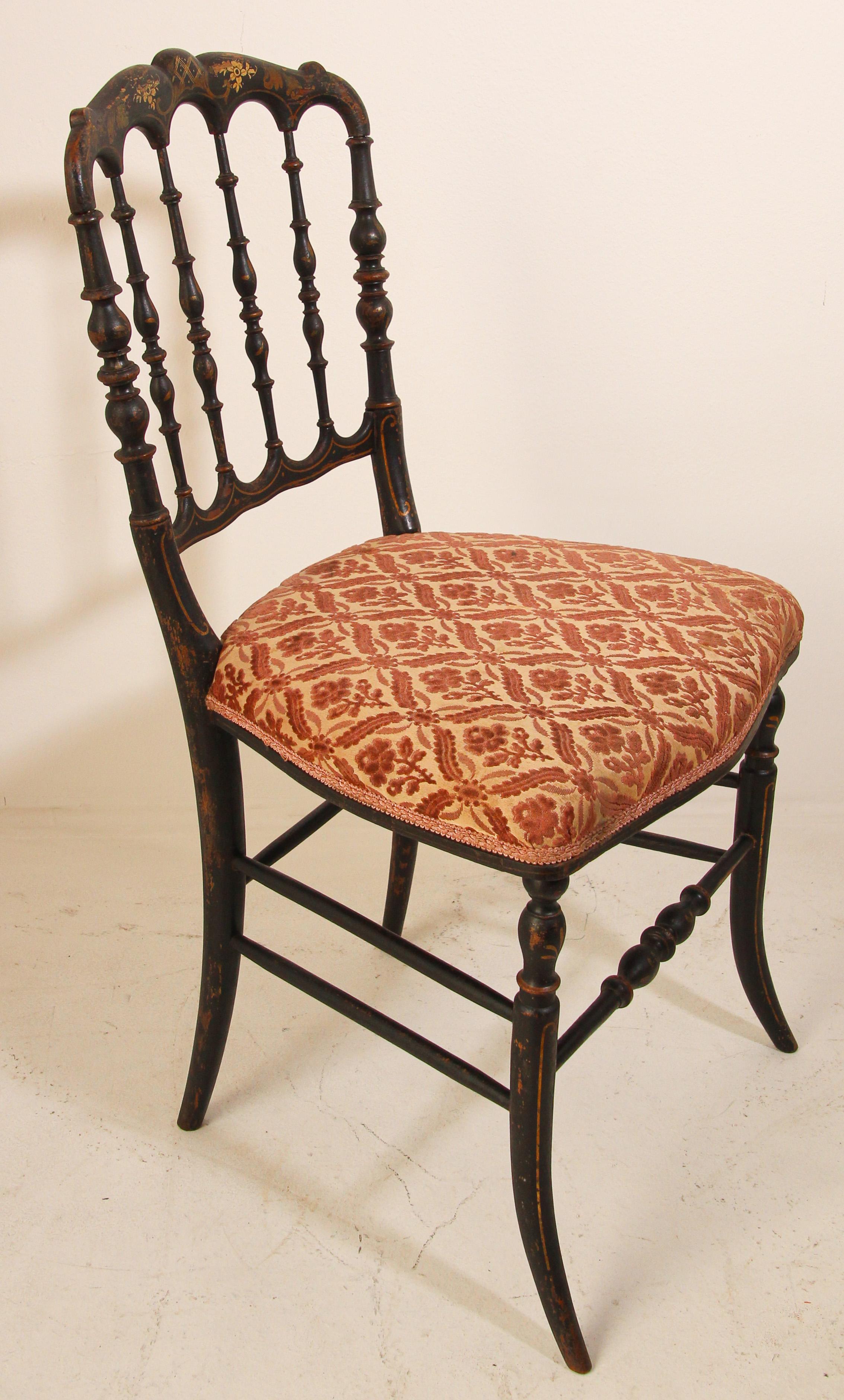 Chiavari ebonized chair by Gaetano Descalzi. 
19th century chair covered with textured cut velvet fabric, lovely color and condition.
Italian Chiavari Italy, 1850s entry chair or vanity chair with wear and lack of gilding.
The Chiavari chairs was