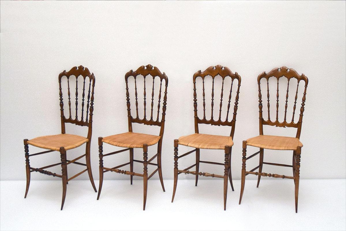 Ensemble de 4 chaises classiques 