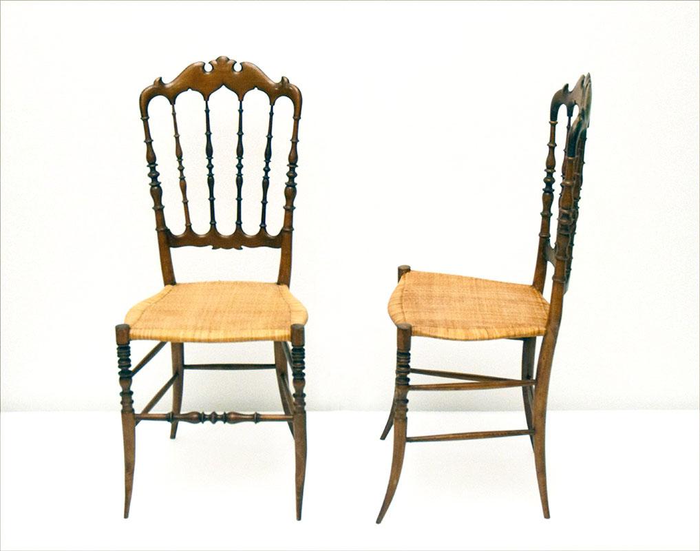Italian Chiavarina Chairs in Cherry Wood and Straw Seat, Early 20th Century, Set of Four For Sale