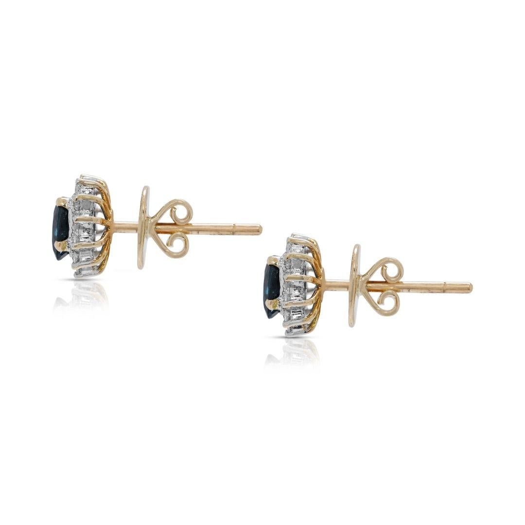 Femenino o masculino Chic 0.60ct Sapphire & Natural Diamond 18K Two-Toned Gold Cluster Stud Earrings en venta