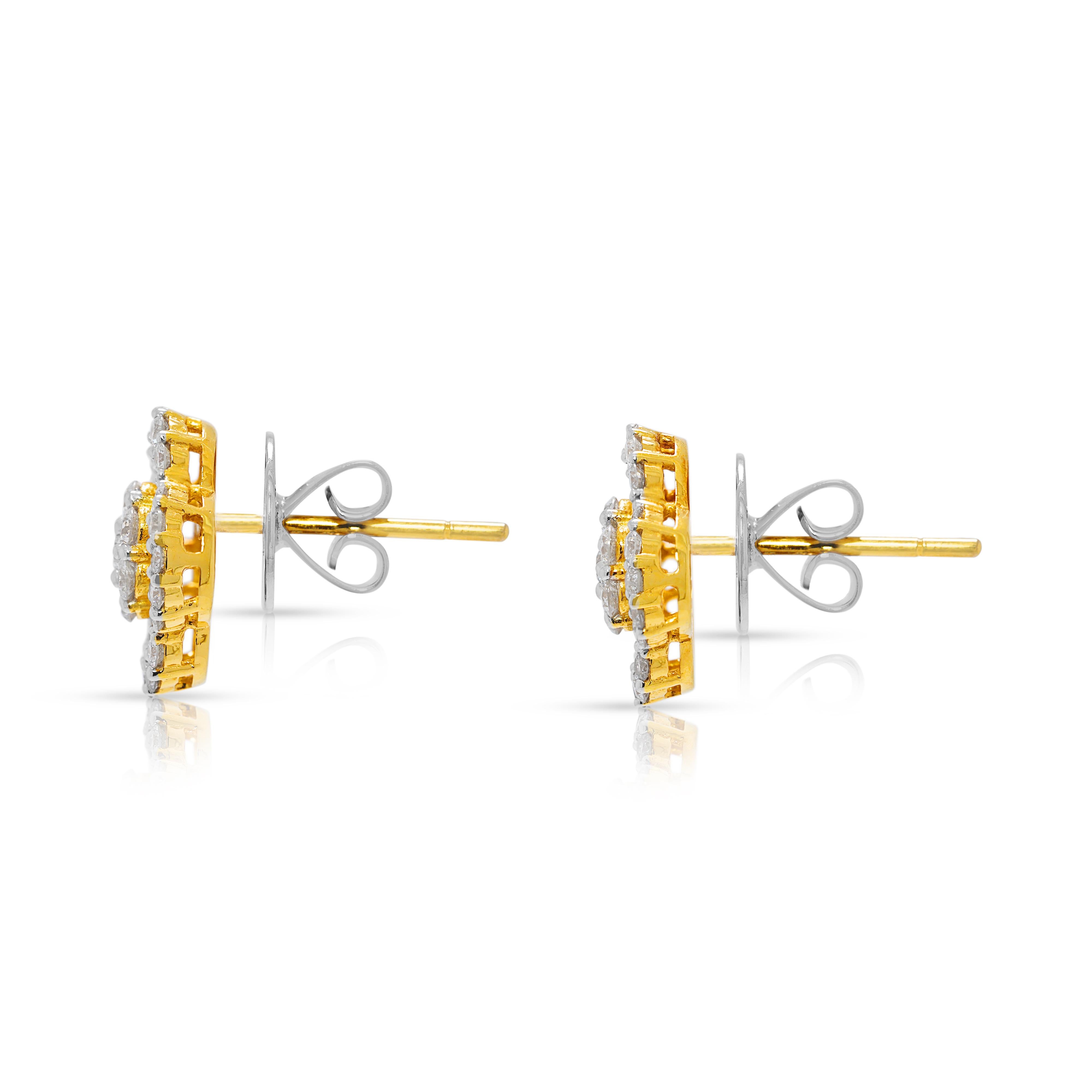 Boucles d'oreilles chic en or jaune 18 carats avec trèfle et diamant naturel de 0,61 ct. Pour femmes en vente