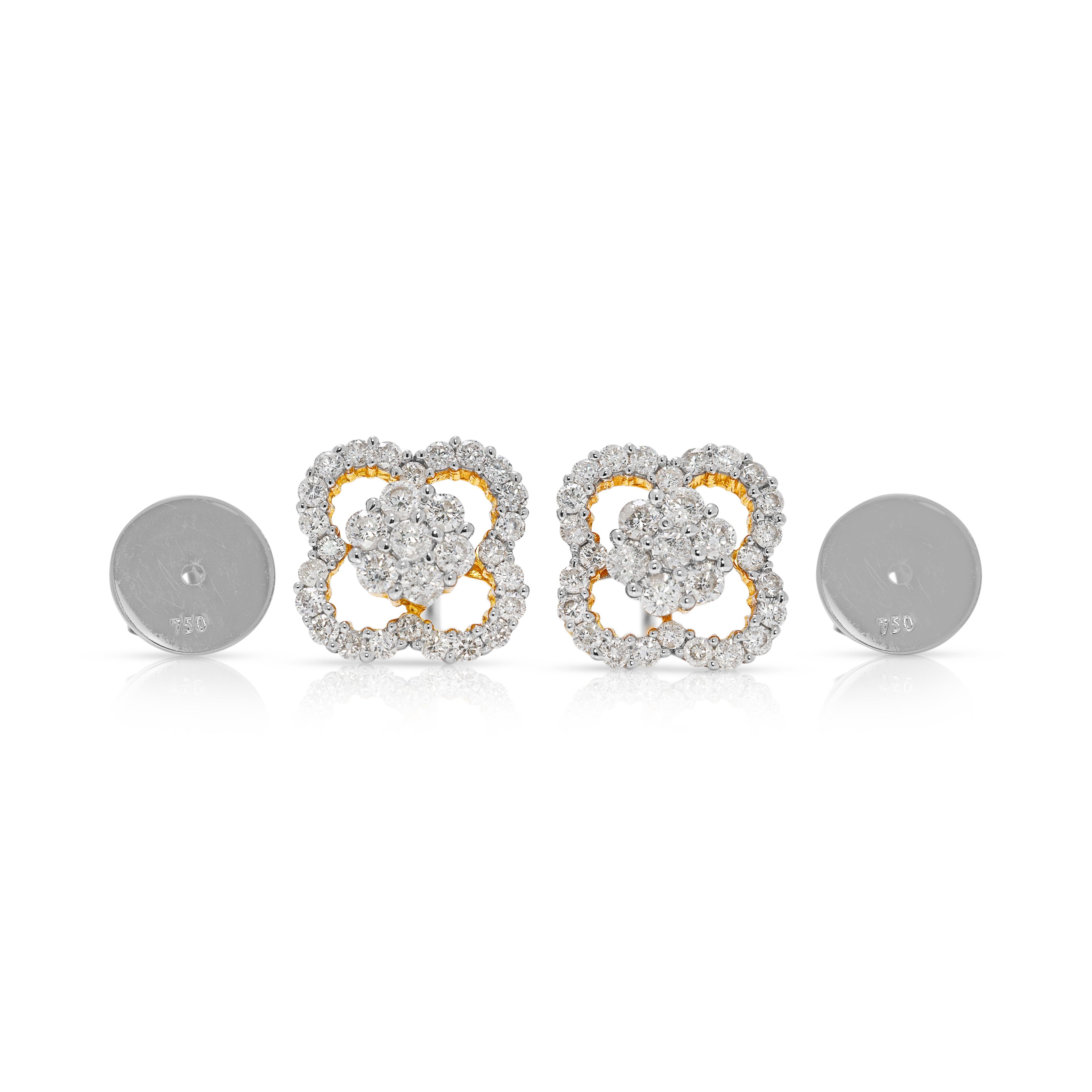 Boucles d'oreilles chic en or jaune 18 carats avec trèfle et diamant naturel de 0,61 ct. en vente 2