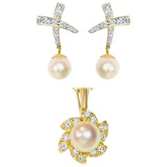 Chic 0.65 Carat Diamond and Pearl Earrings Pendant Set Chic 0.65 Carat Diamond and Pearl Earrings Pendant Set