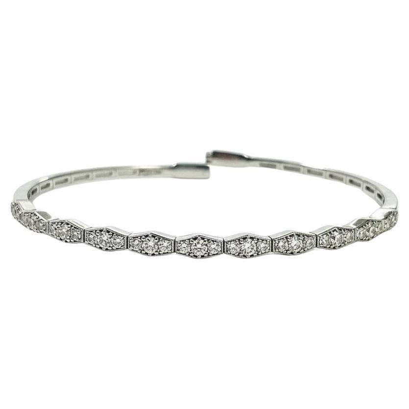 Chic 18K White Gold Bangle Bracelet with 0.90 Carat Brilliant-Cut Diamonds
