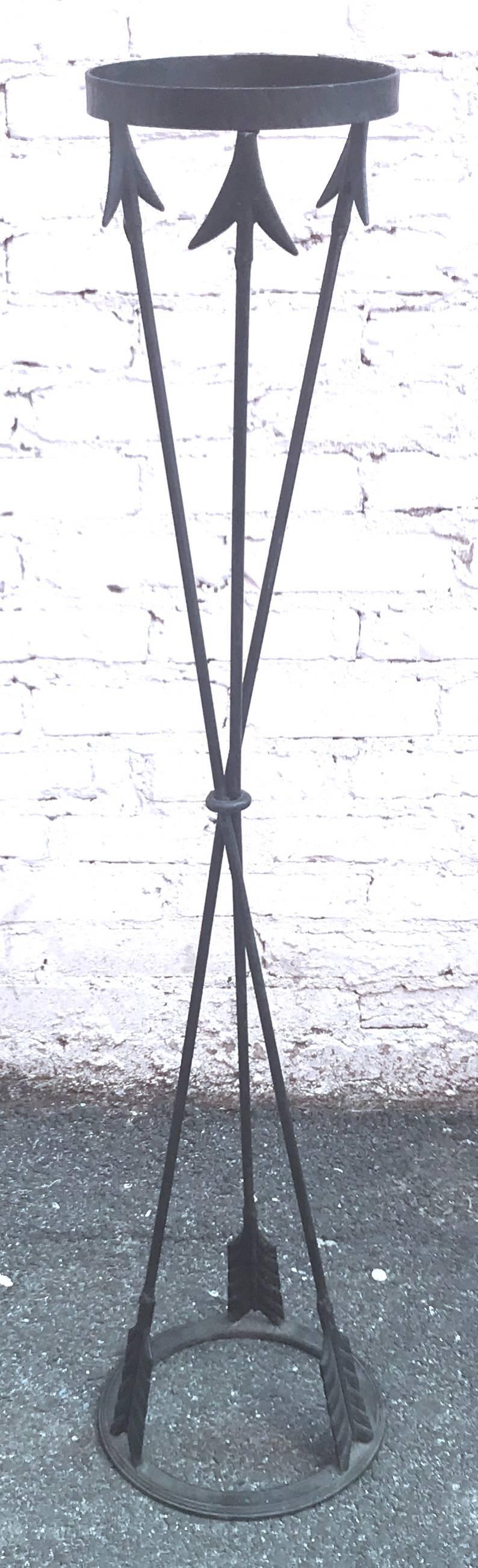 Chic French 1940s wrought iron plant stand or sculpture pedestal with arrow motif.