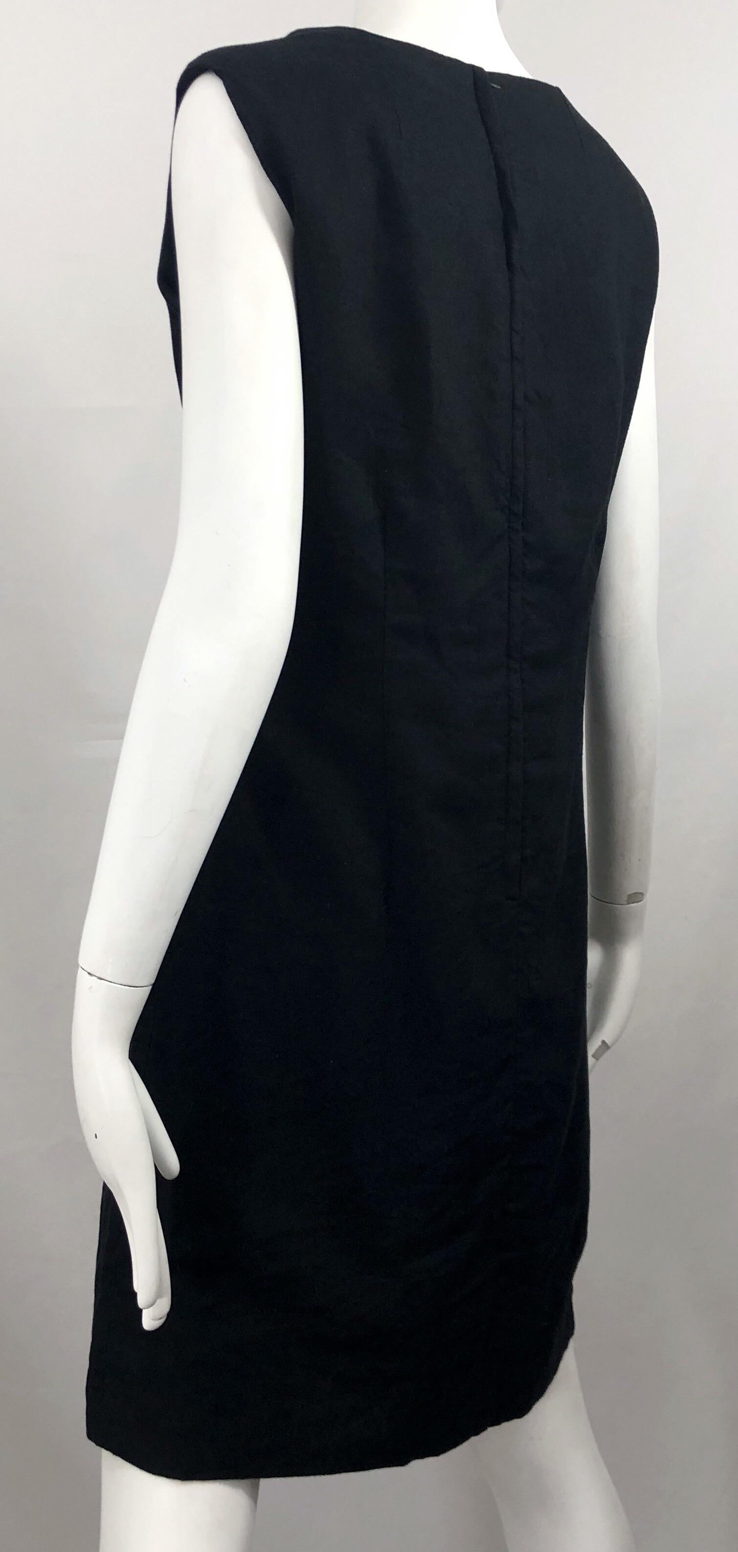 Women's Chic 1960s Black and White Embroidered Puerto Rican Vintage Linen Shift Dress For Sale