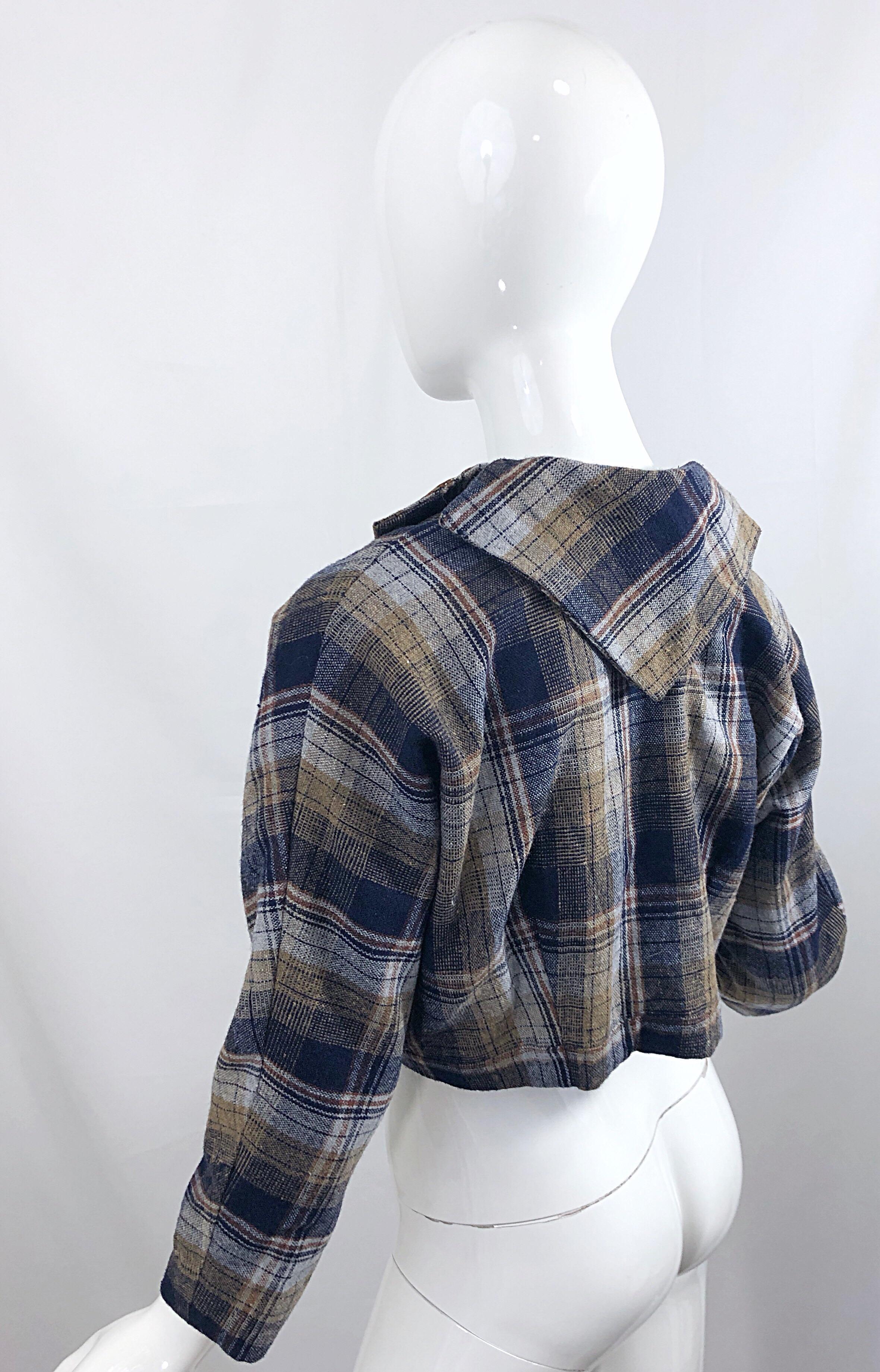 Chic 1960s Blue Plaid + Flowers Wool and Silk Space Age Cropped Bolero Jacket For Sale 4
